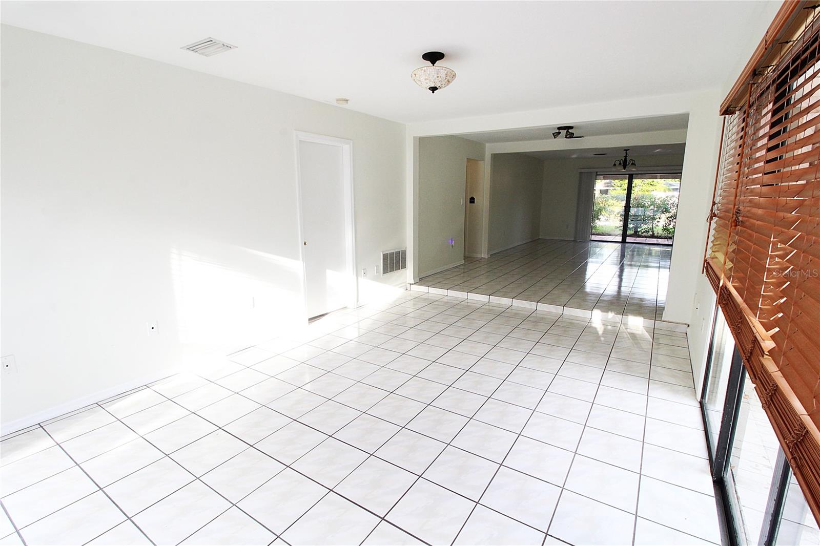 2516 E MILMAR DR — photo 8