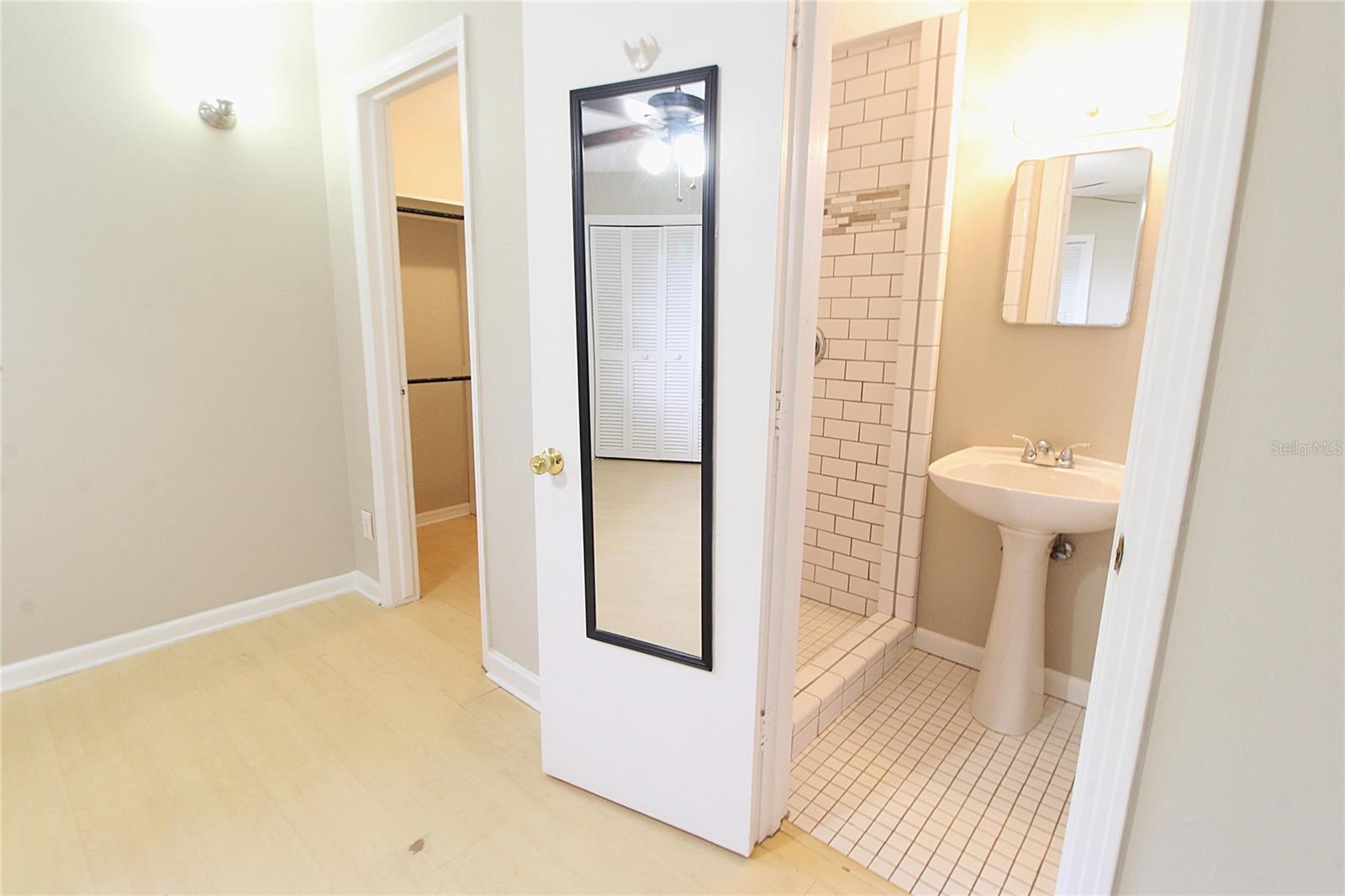 2516 E MILMAR DR — photo 19