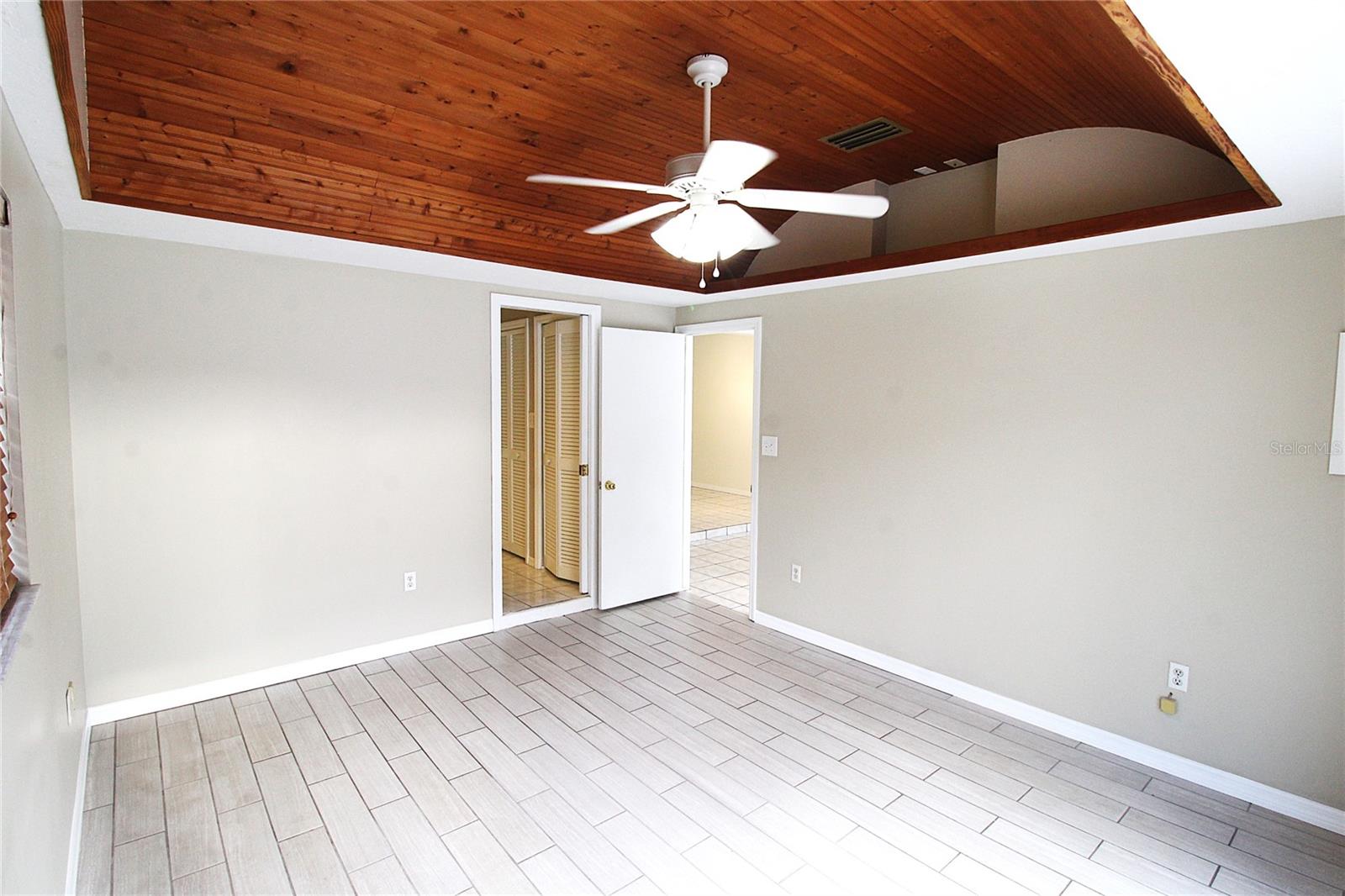 2516 E MILMAR DR — photo 10
