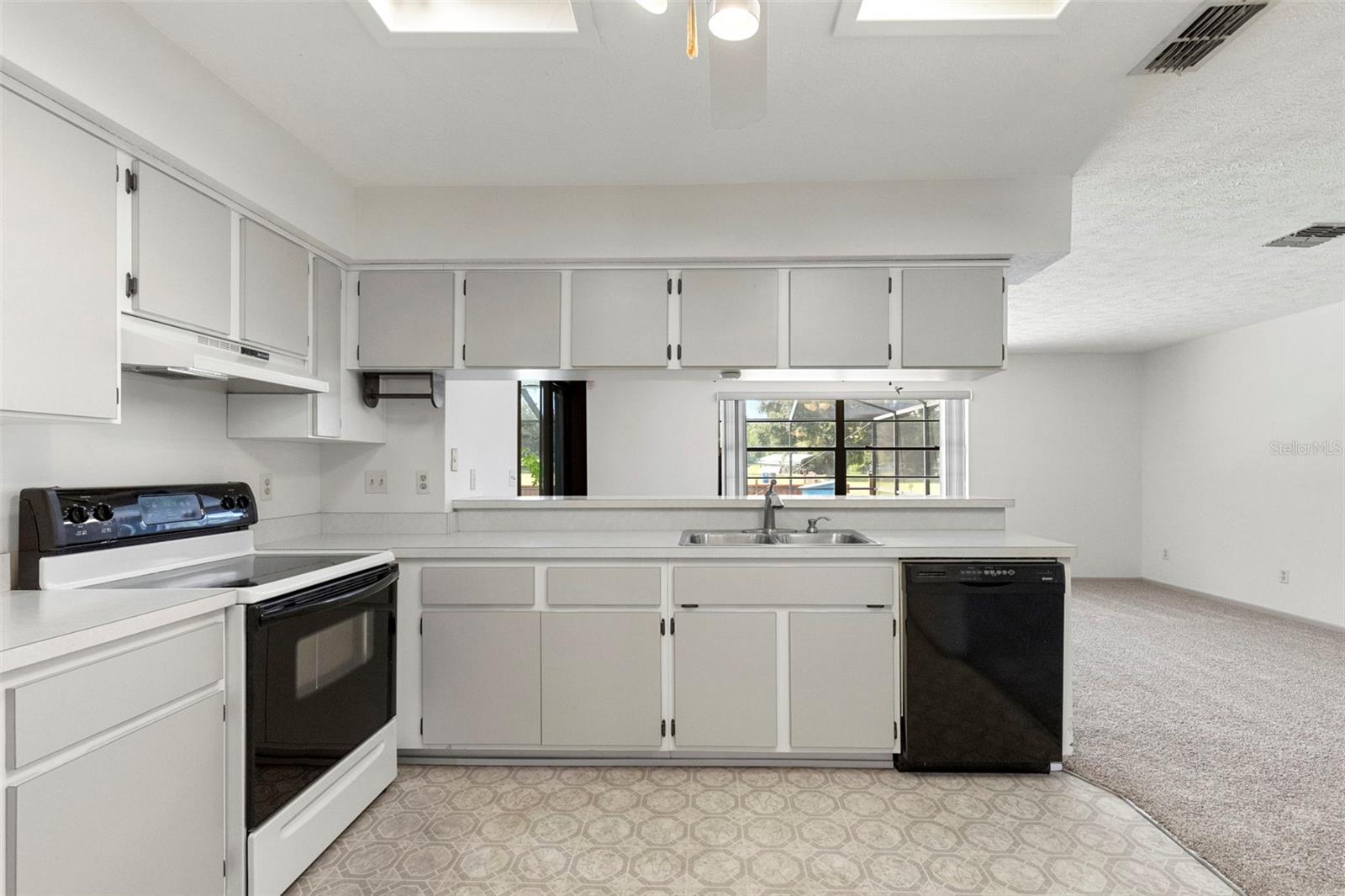 37216 ORANGE BLOSSOM LN — photo 11