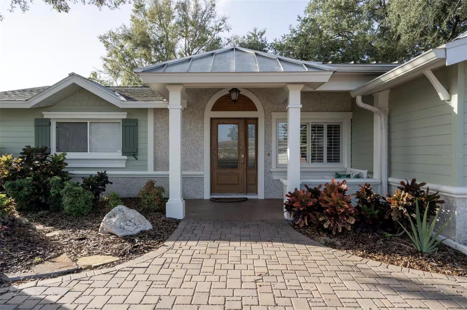 378 WESTWINDS DR — photo 2