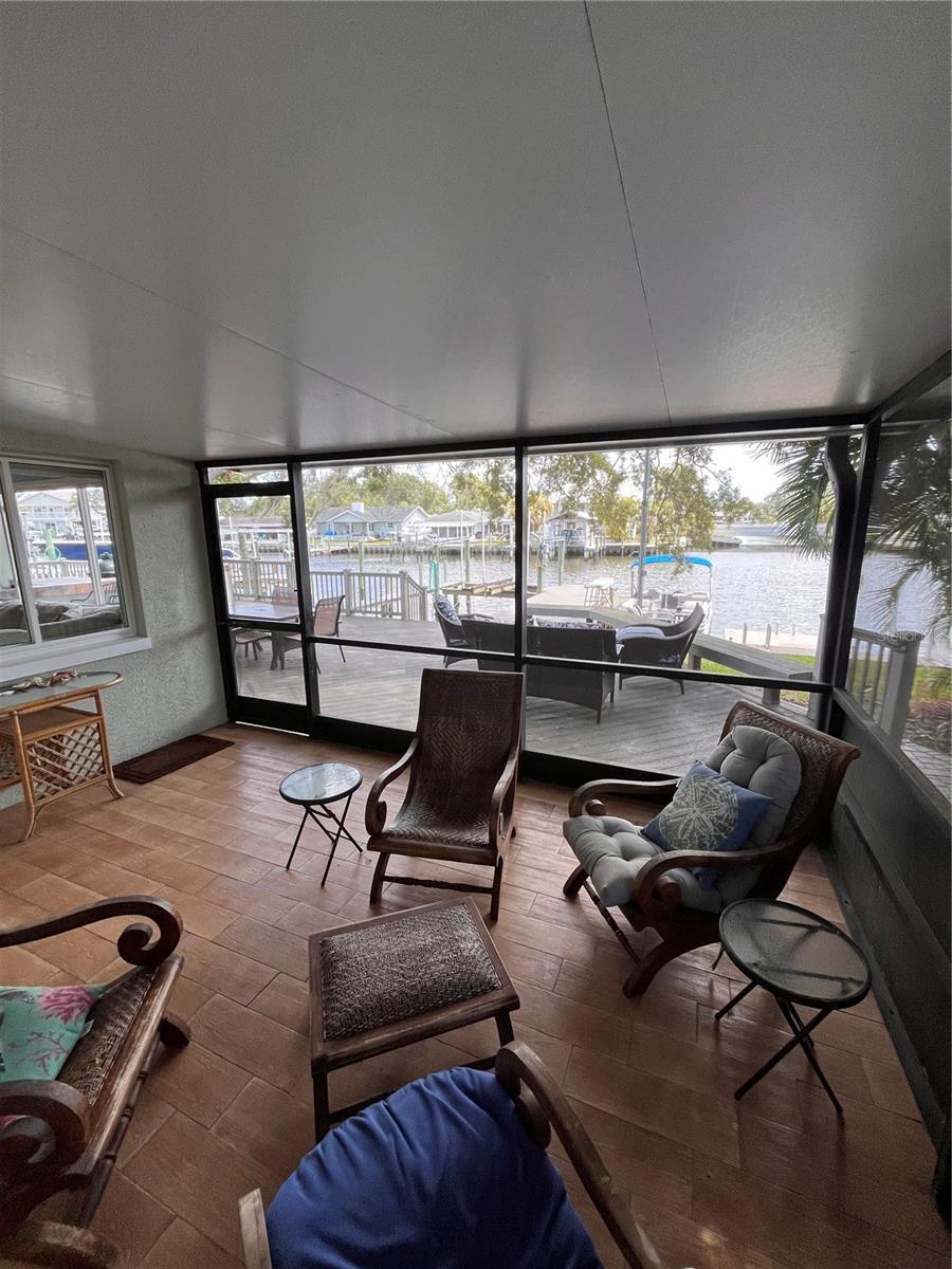 378 WESTWINDS DR — photo 36