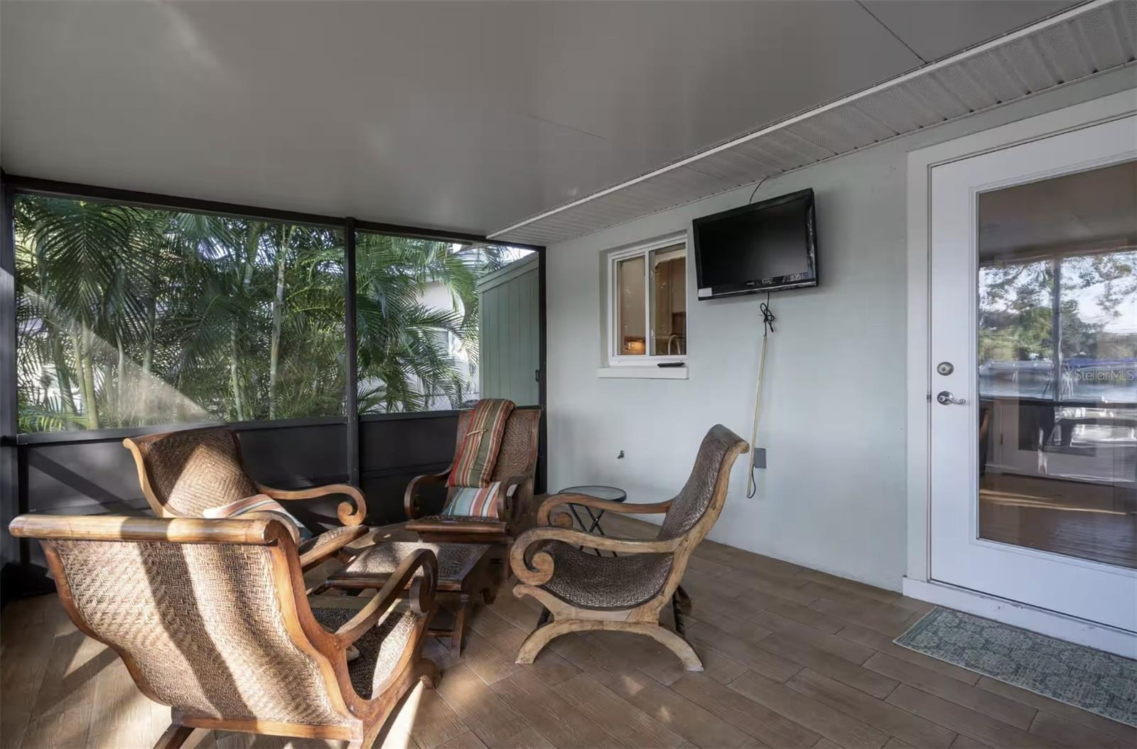 378 WESTWINDS DR — photo 37