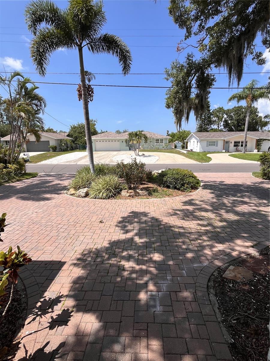 378 WESTWINDS DR — photo 45