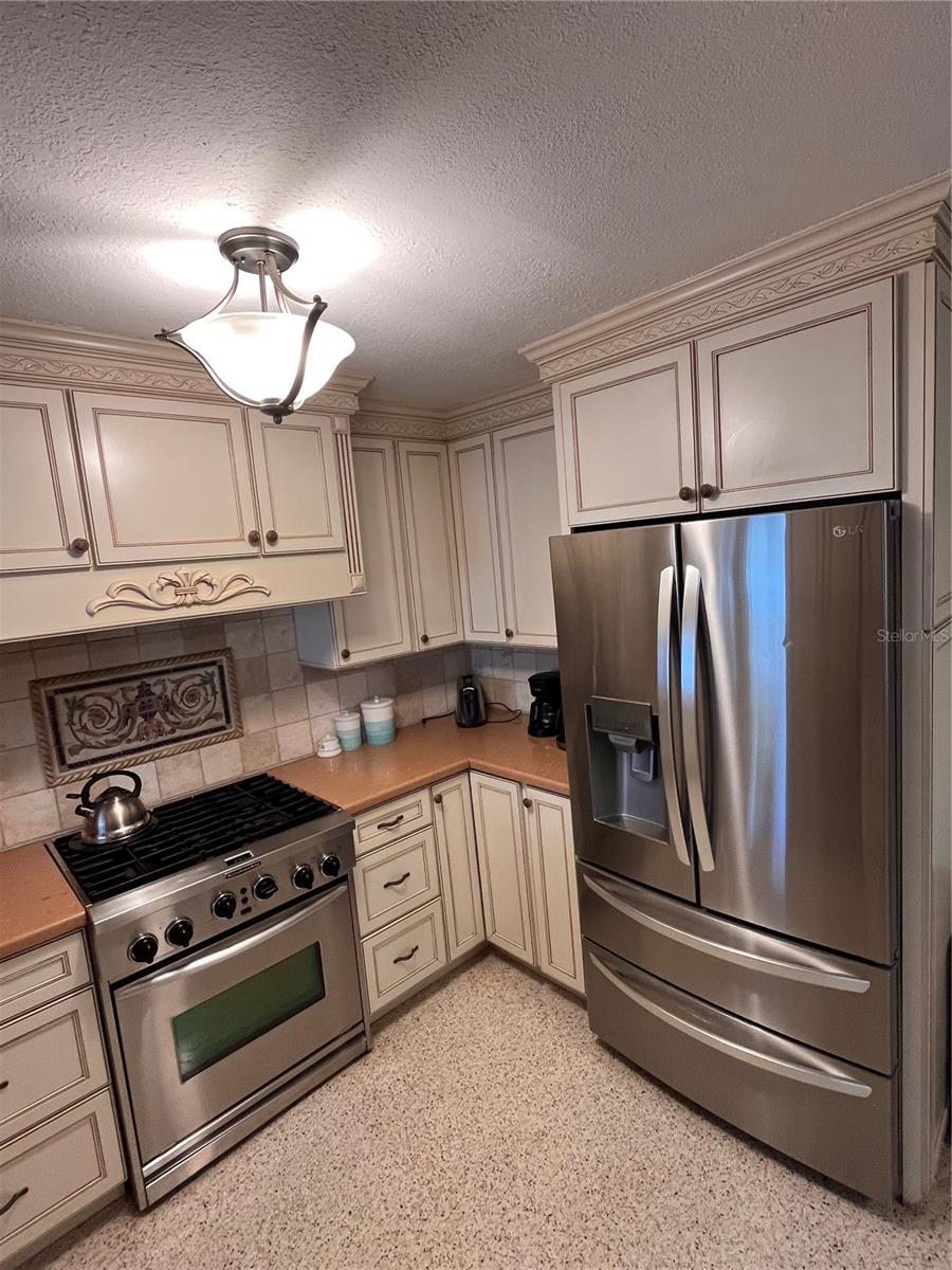 378 WESTWINDS DR — photo 32