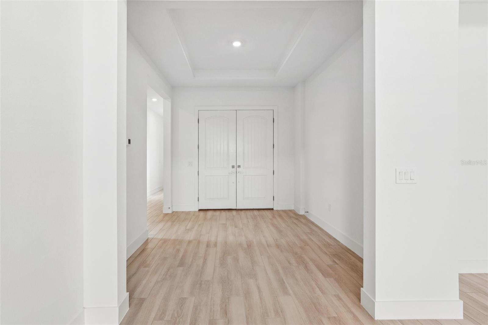 8234 GOLDEN BEACH CT — photo 2