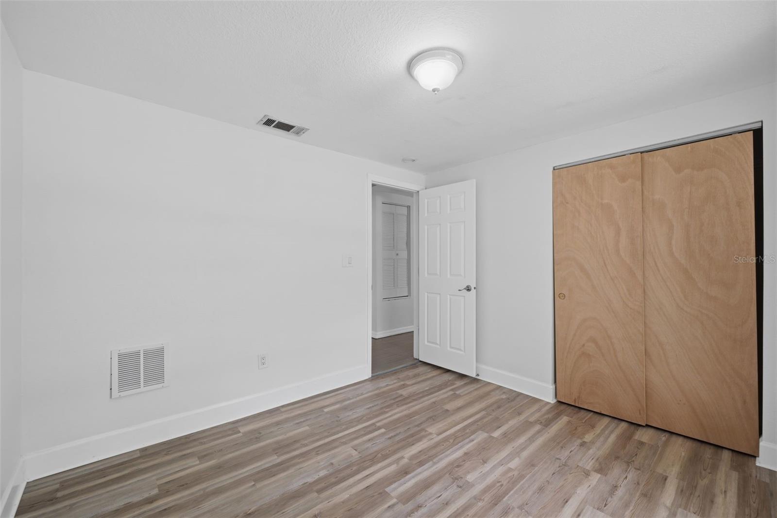 2804 APPLEWOOD DR — photo 14