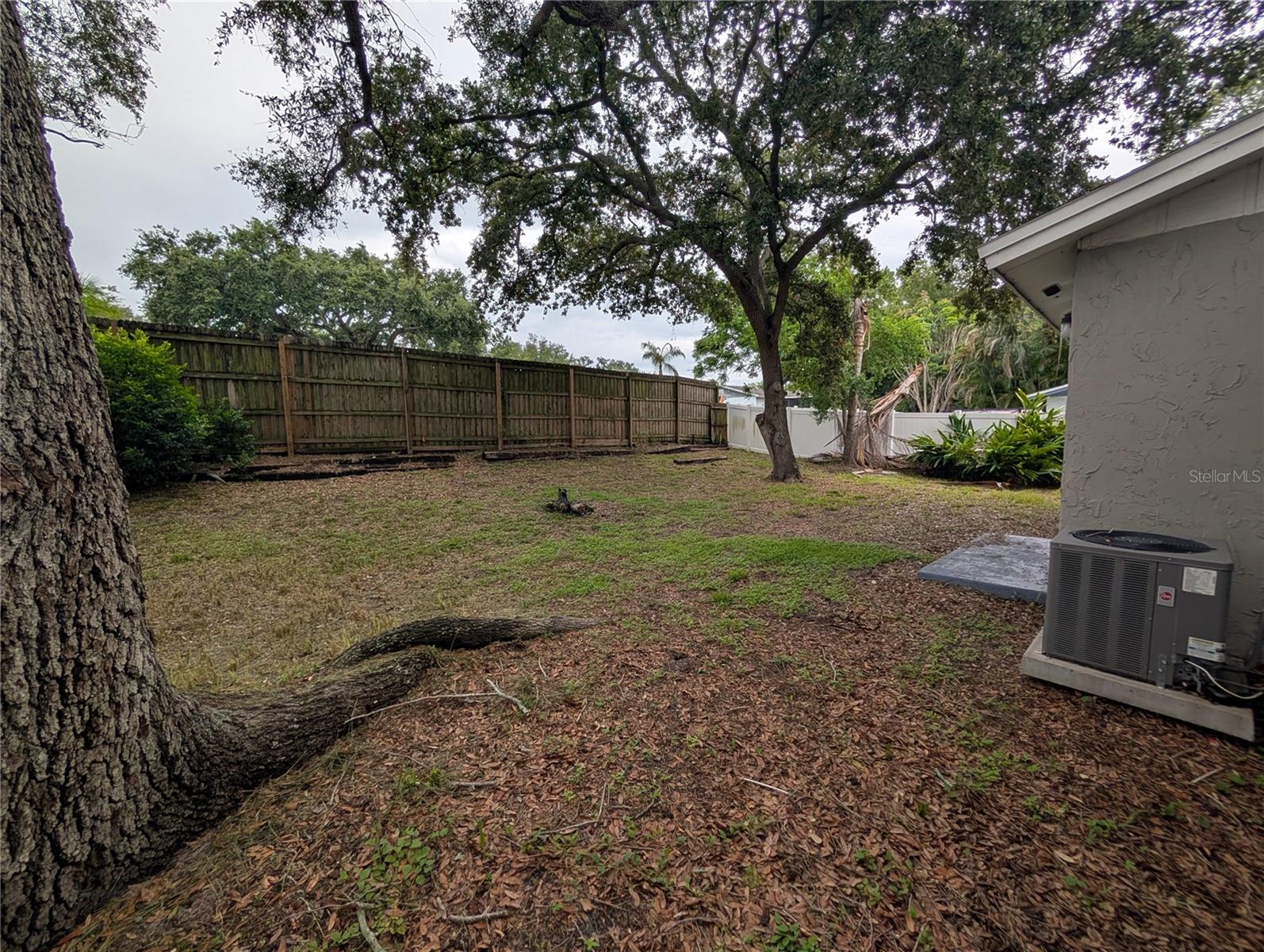 2804 APPLEWOOD DR — photo 23