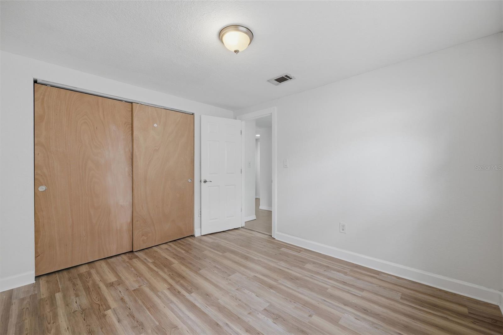2804 APPLEWOOD DR — photo 20