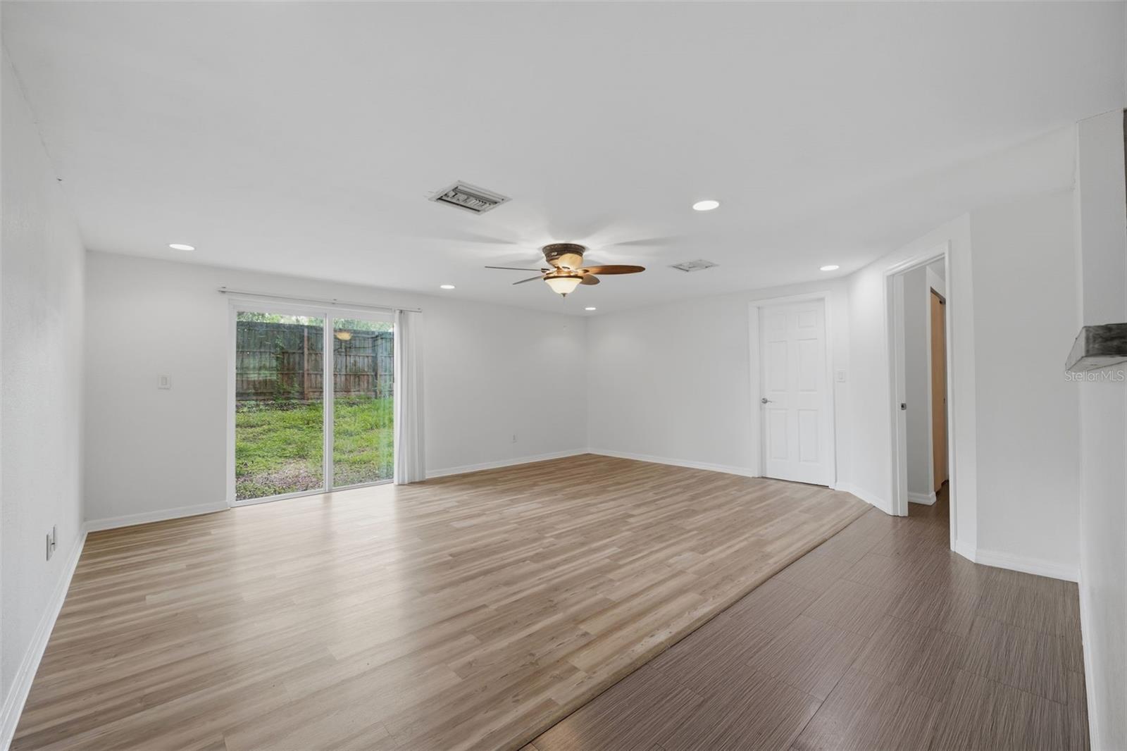 2804 APPLEWOOD DR — photo 21