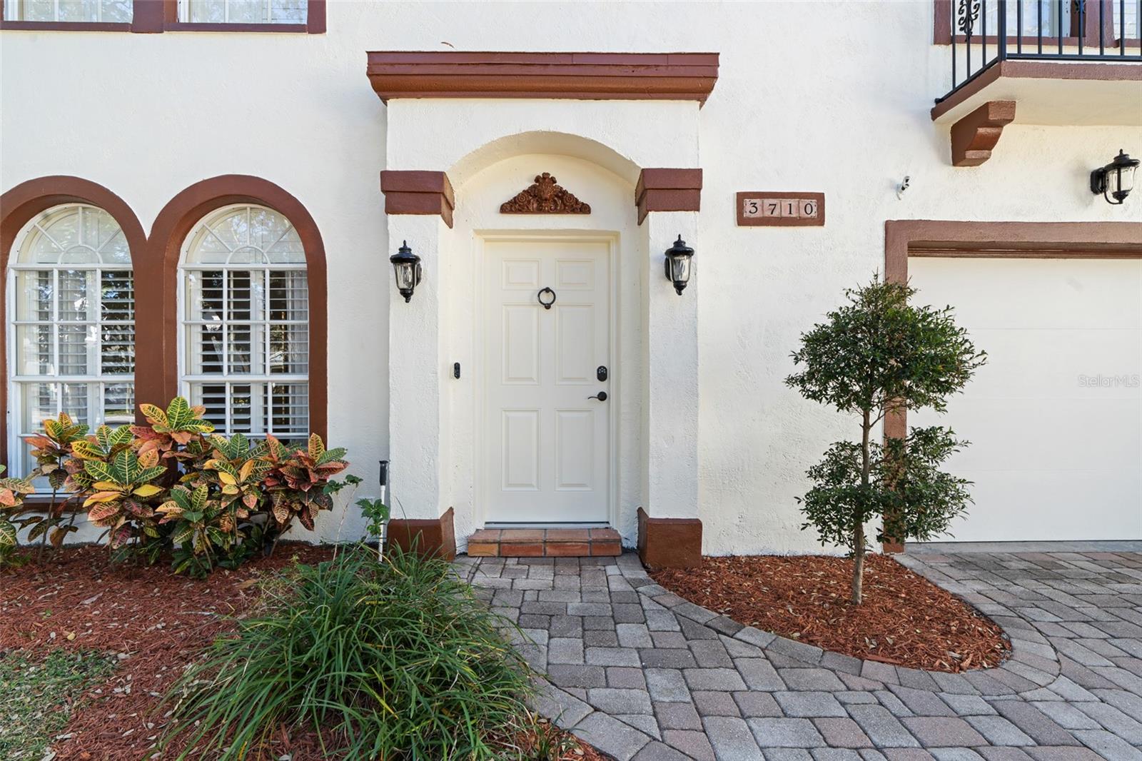 3710 W LEONA ST — photo 3