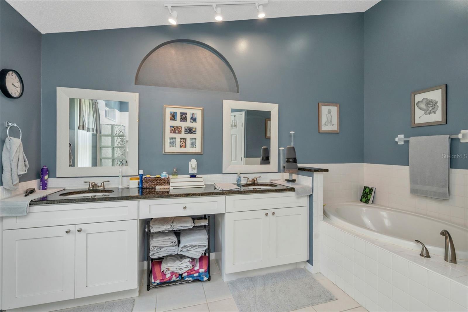 13853 PIMBERTON DR — photo 19