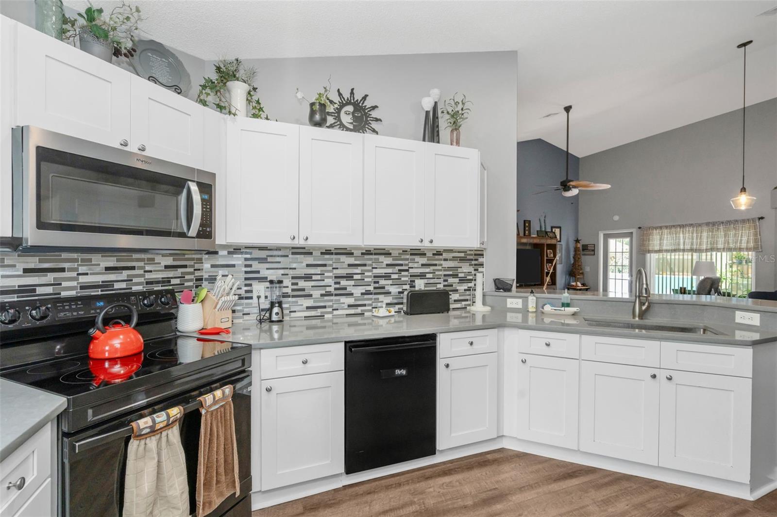 13853 PIMBERTON DR — photo 12