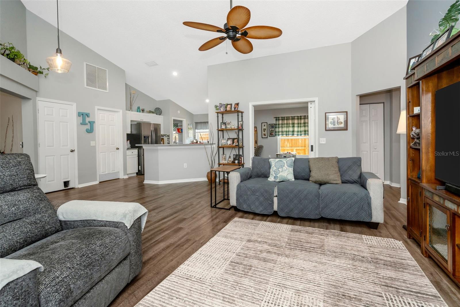 13853 PIMBERTON DR — photo 9