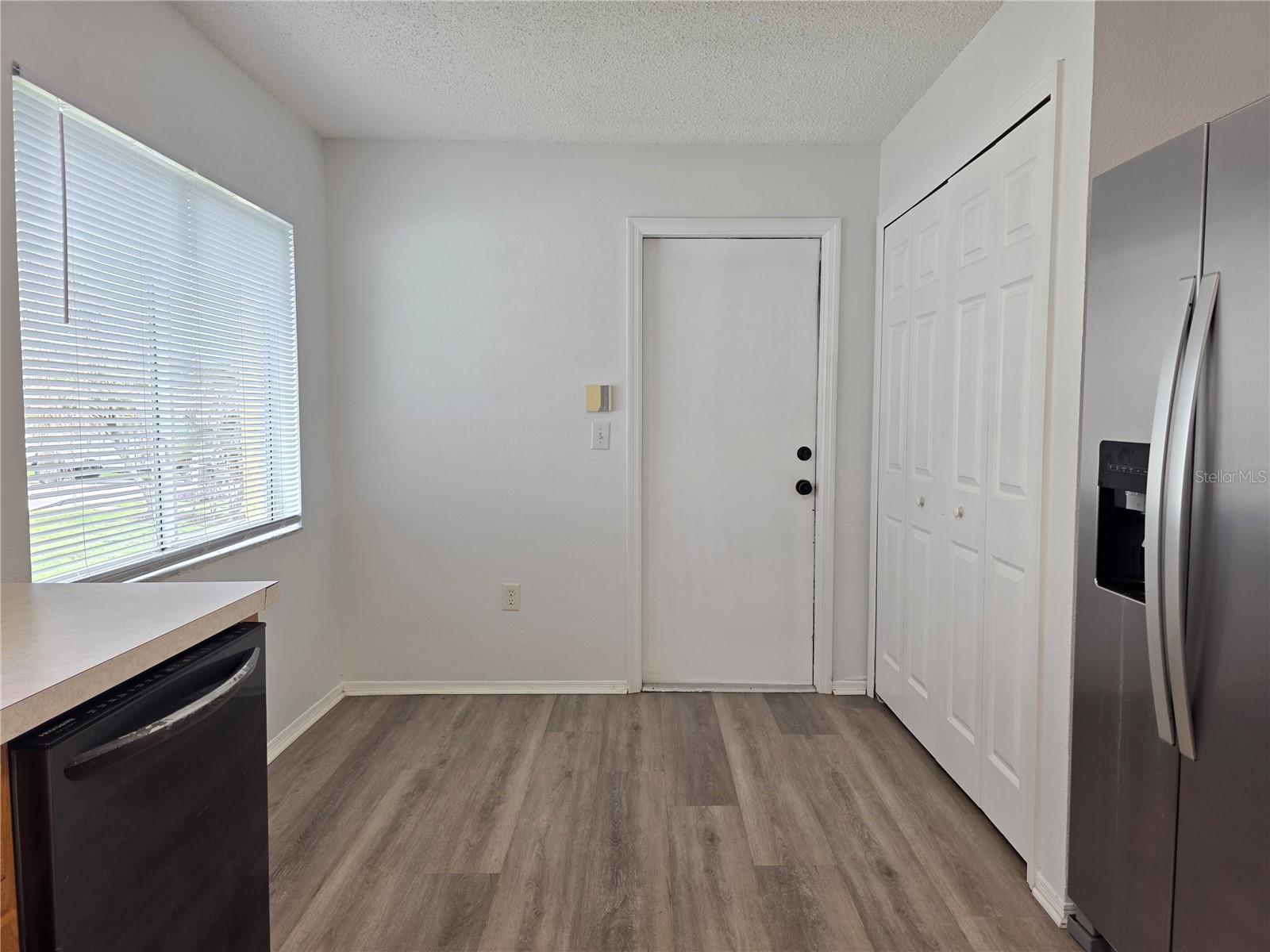 1410 OAKFORD CT — photo 8