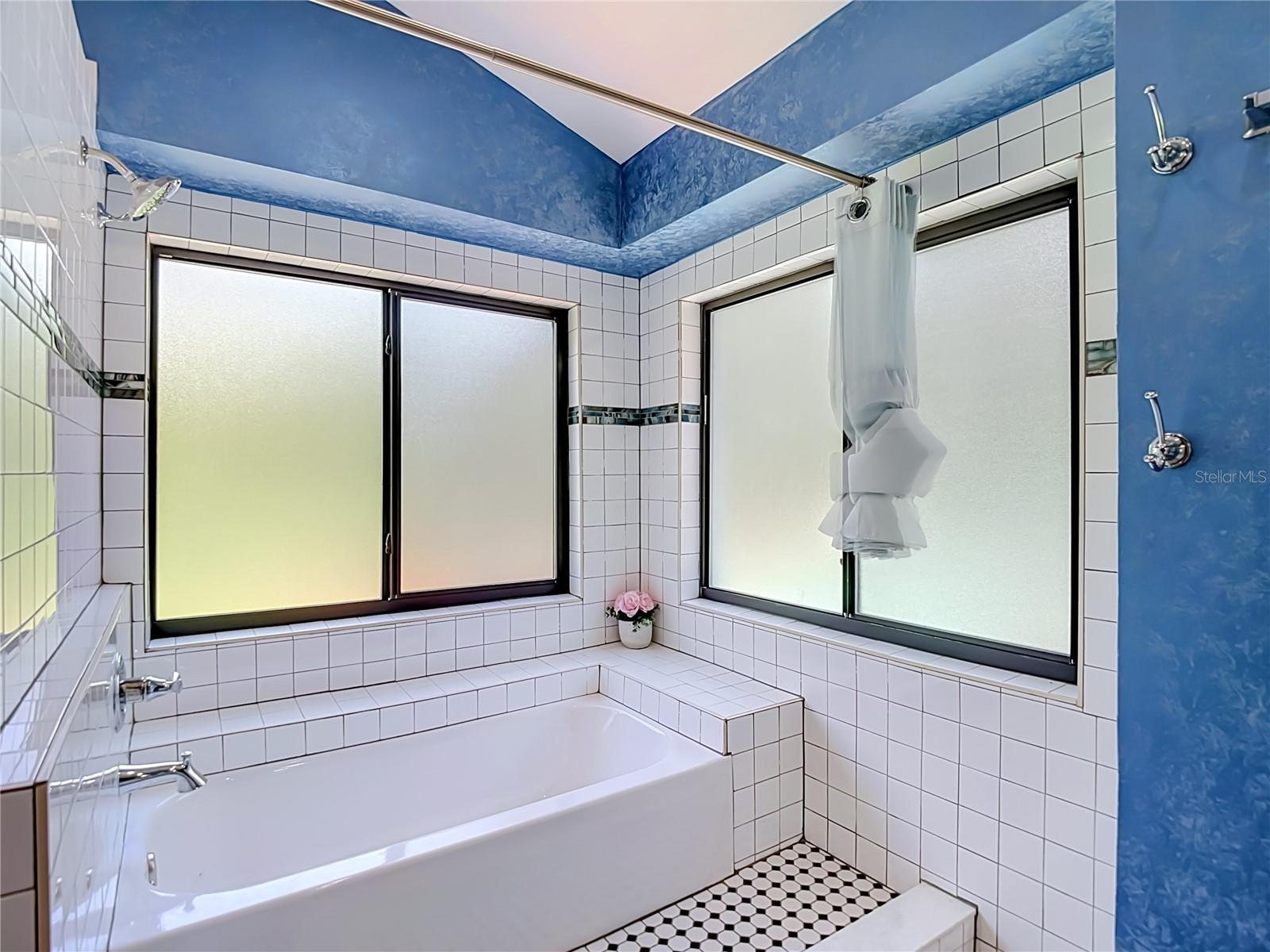 16040 PENWOOD DR — photo 43