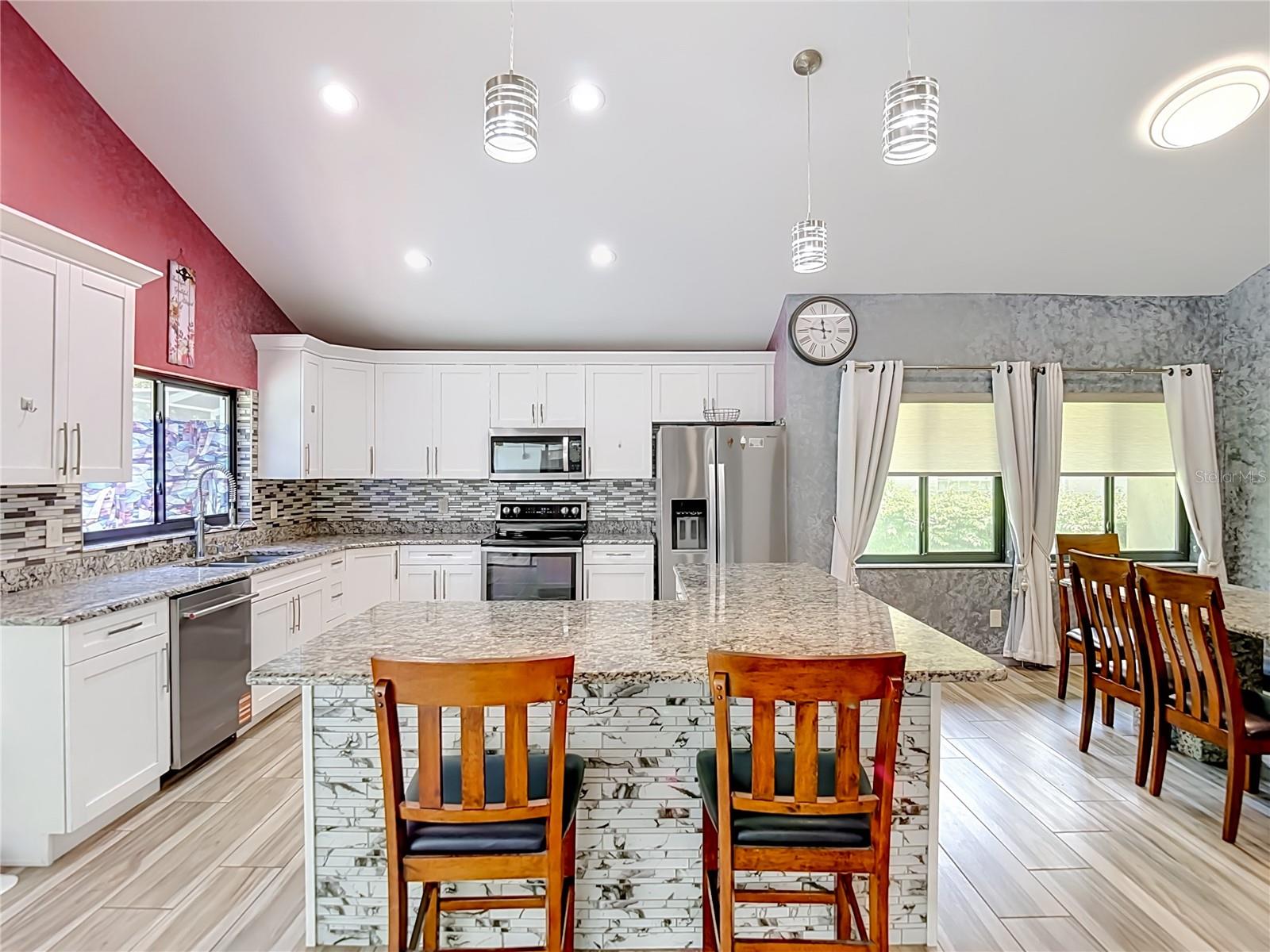 16040 PENWOOD DR — photo 14