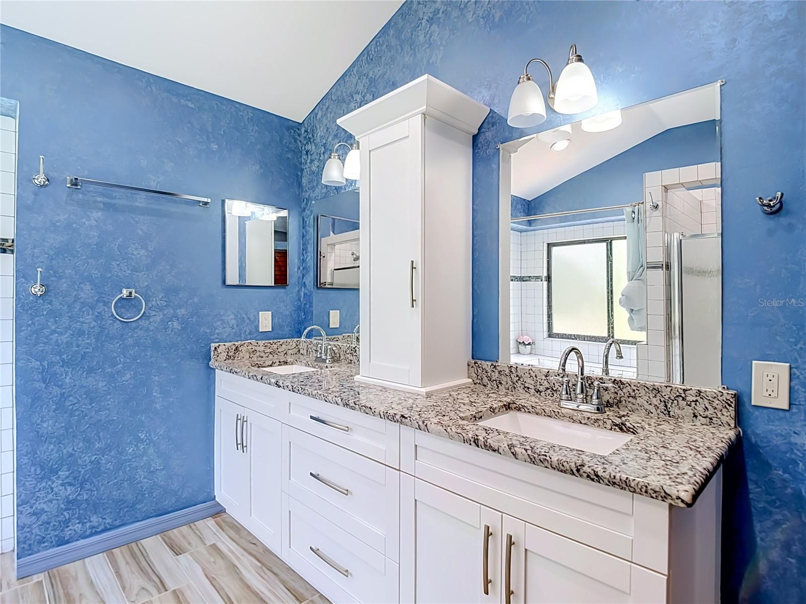 16040 PENWOOD DR — photo 40