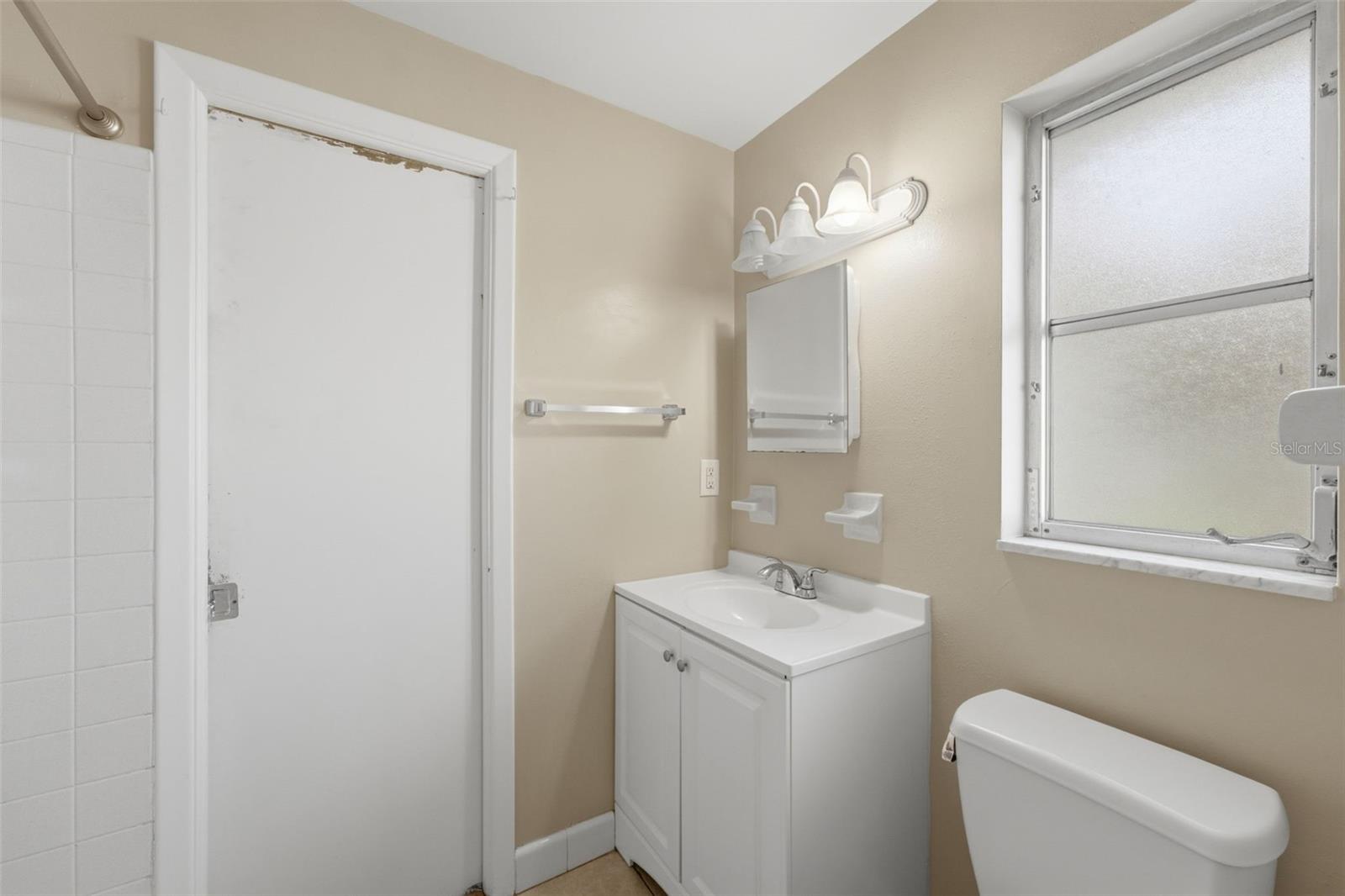 1387 BELLEVUE BLVD — photo 24
