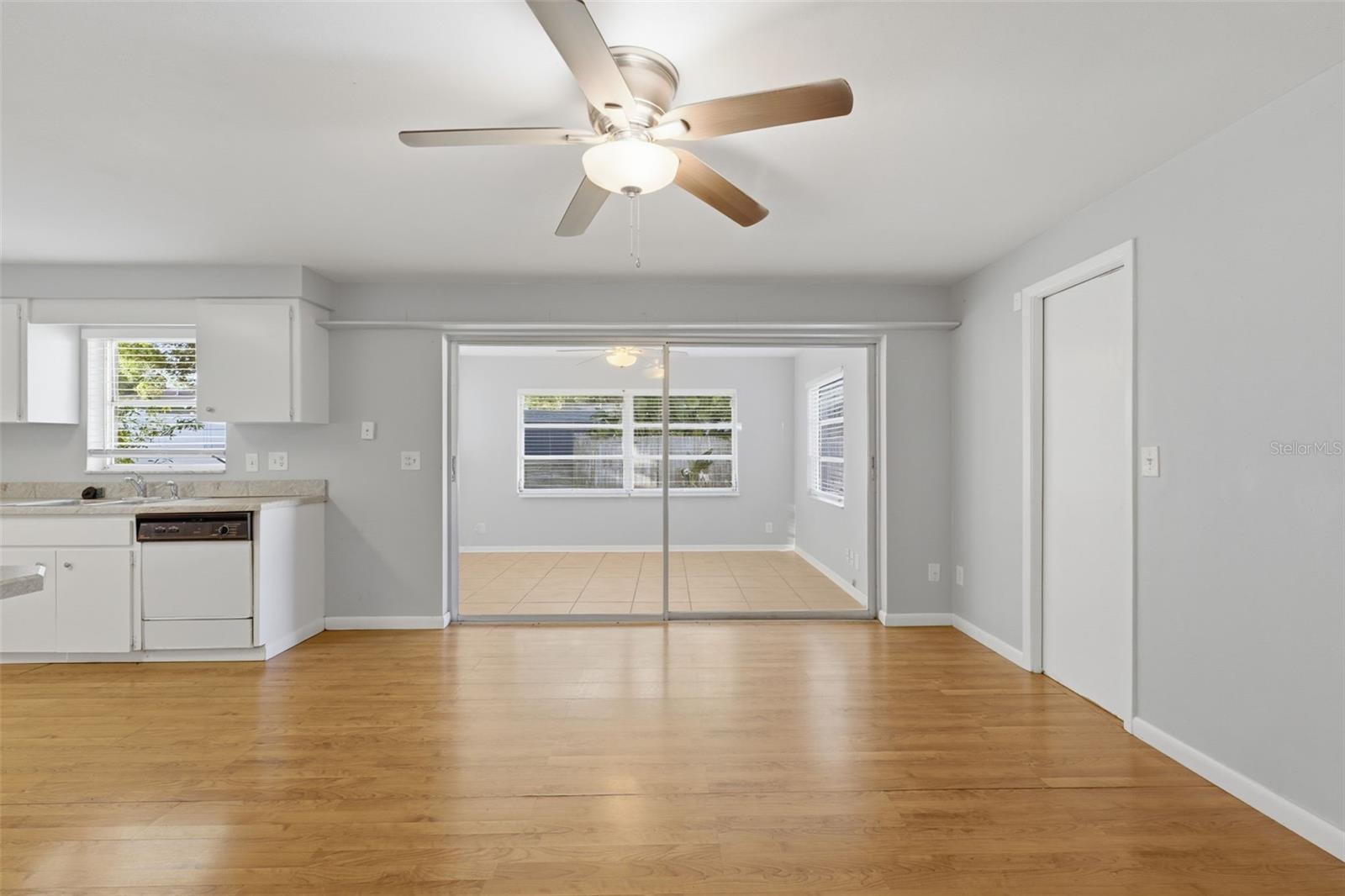 1387 BELLEVUE BLVD — photo 17