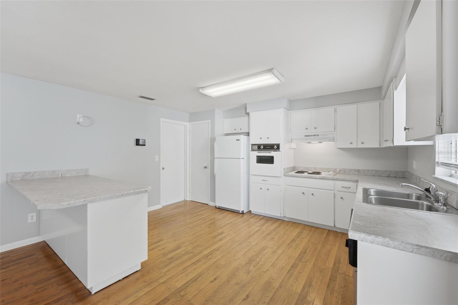 1387 BELLEVUE BLVD — photo 12