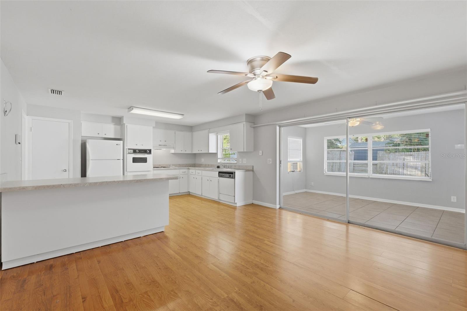 1387 BELLEVUE BLVD — photo 14