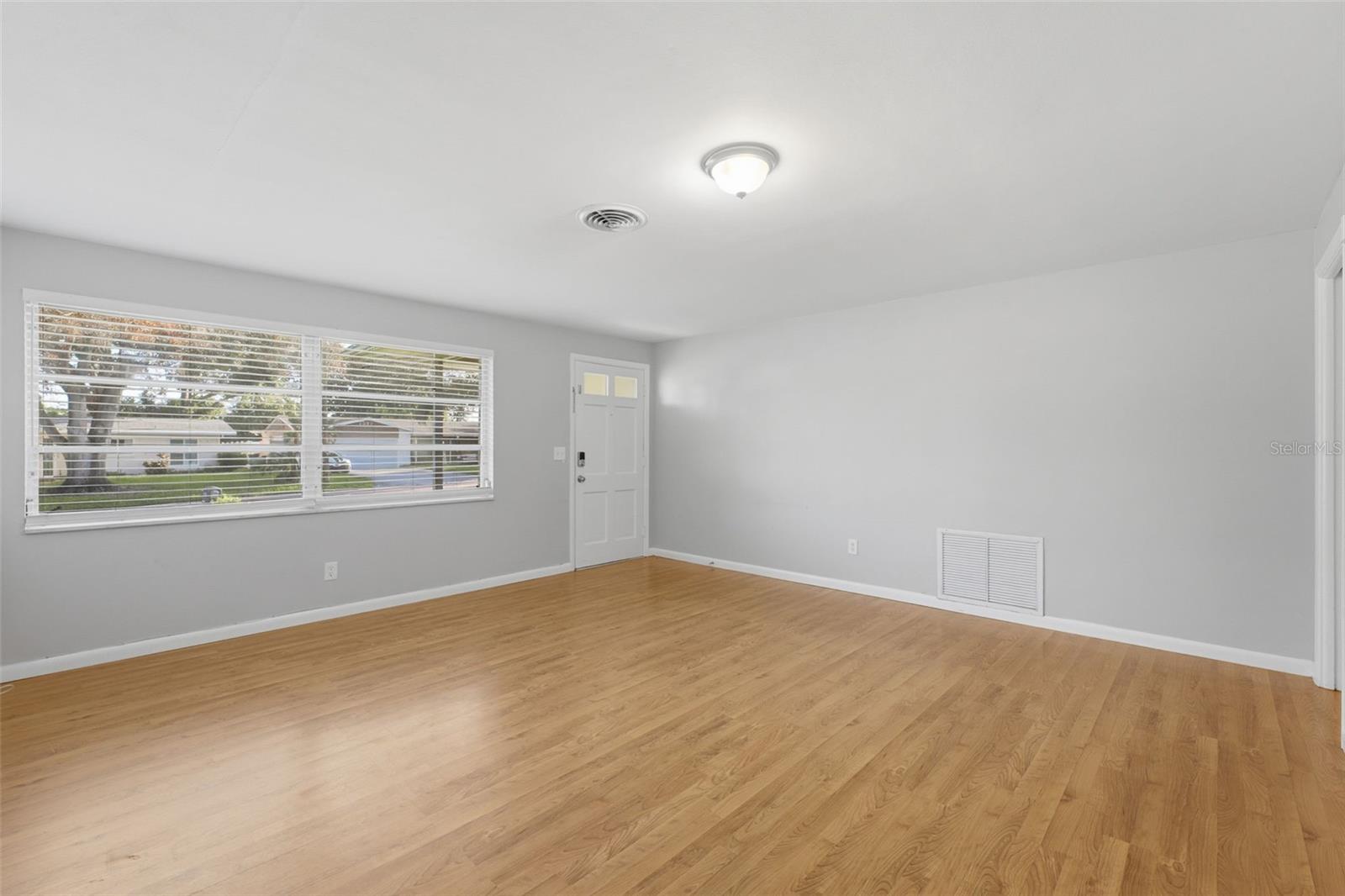 1387 BELLEVUE BLVD — photo 6