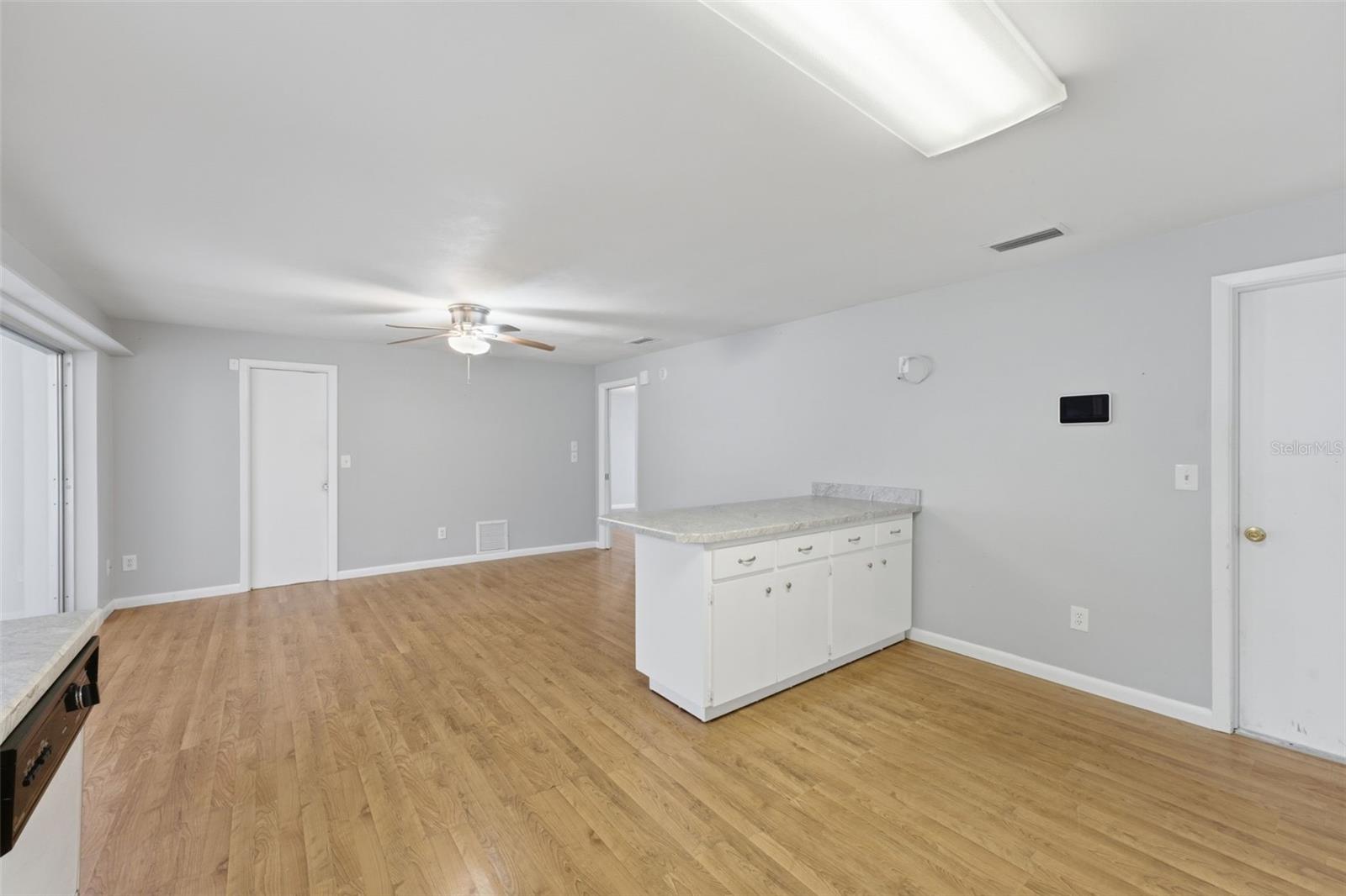 1387 BELLEVUE BLVD — photo 15
