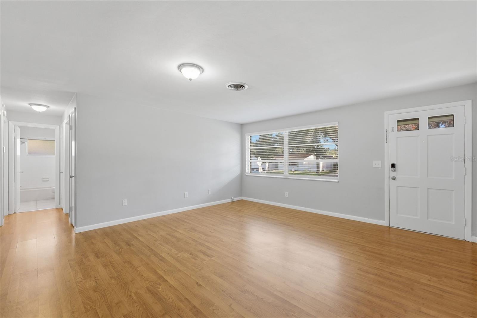 1387 BELLEVUE BLVD — photo 4
