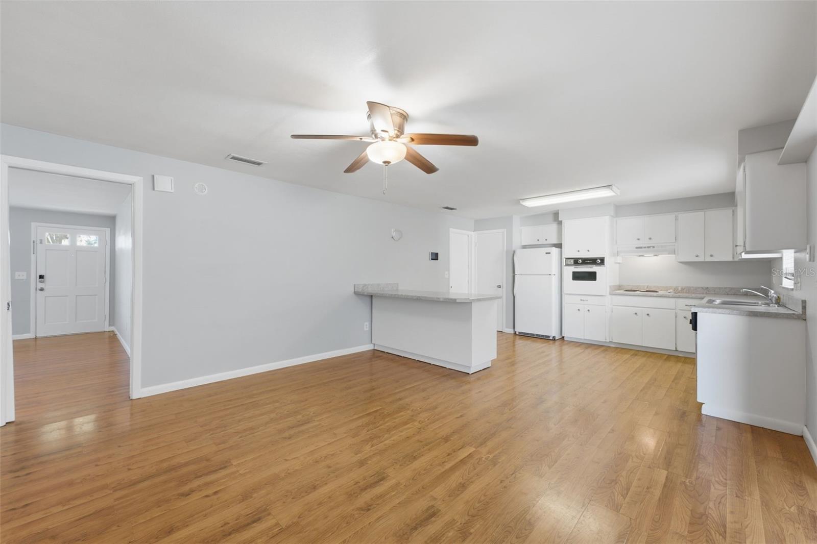1387 BELLEVUE BLVD — photo 9