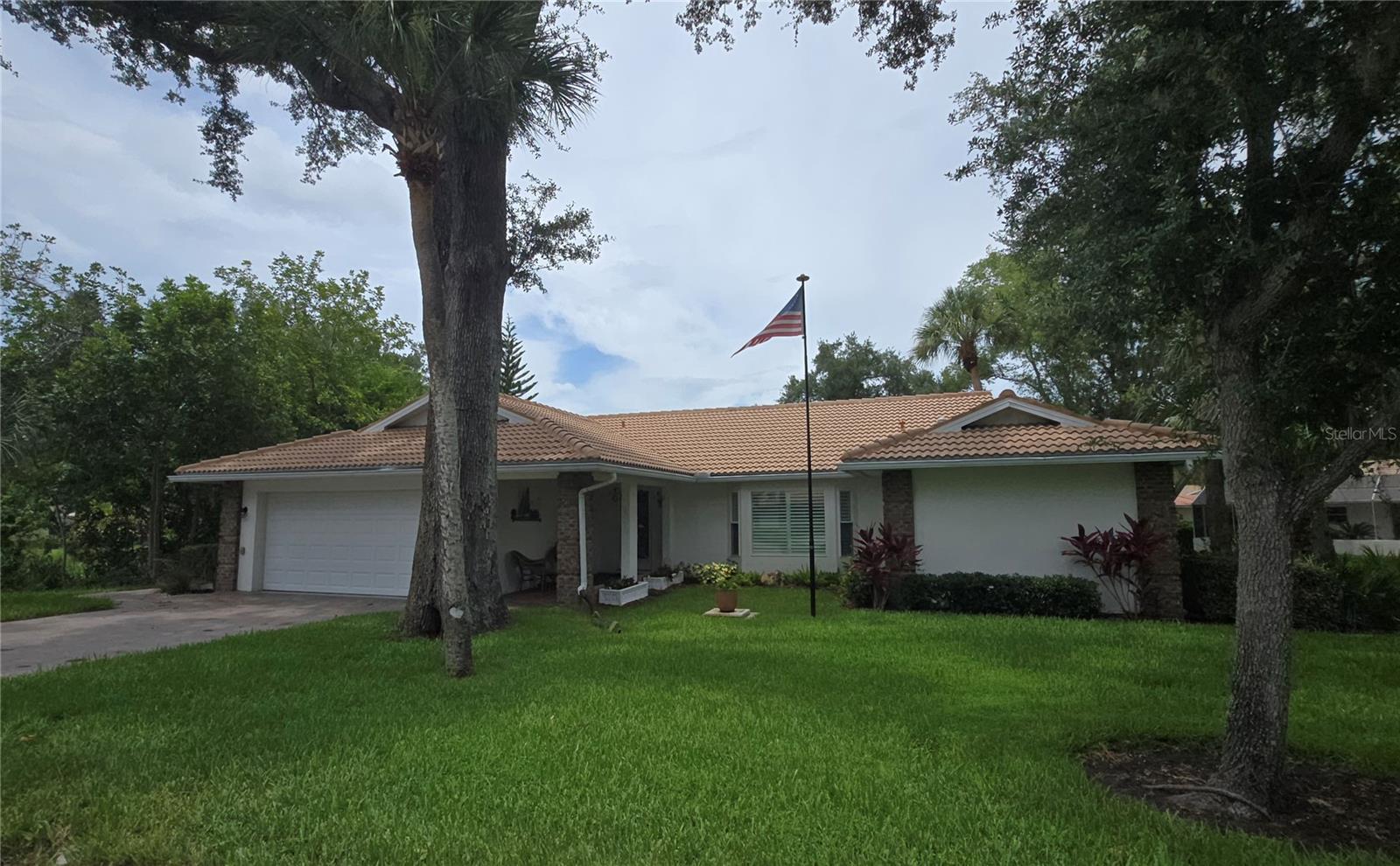 3601 GARDEN LAKES CLENET — photo 2