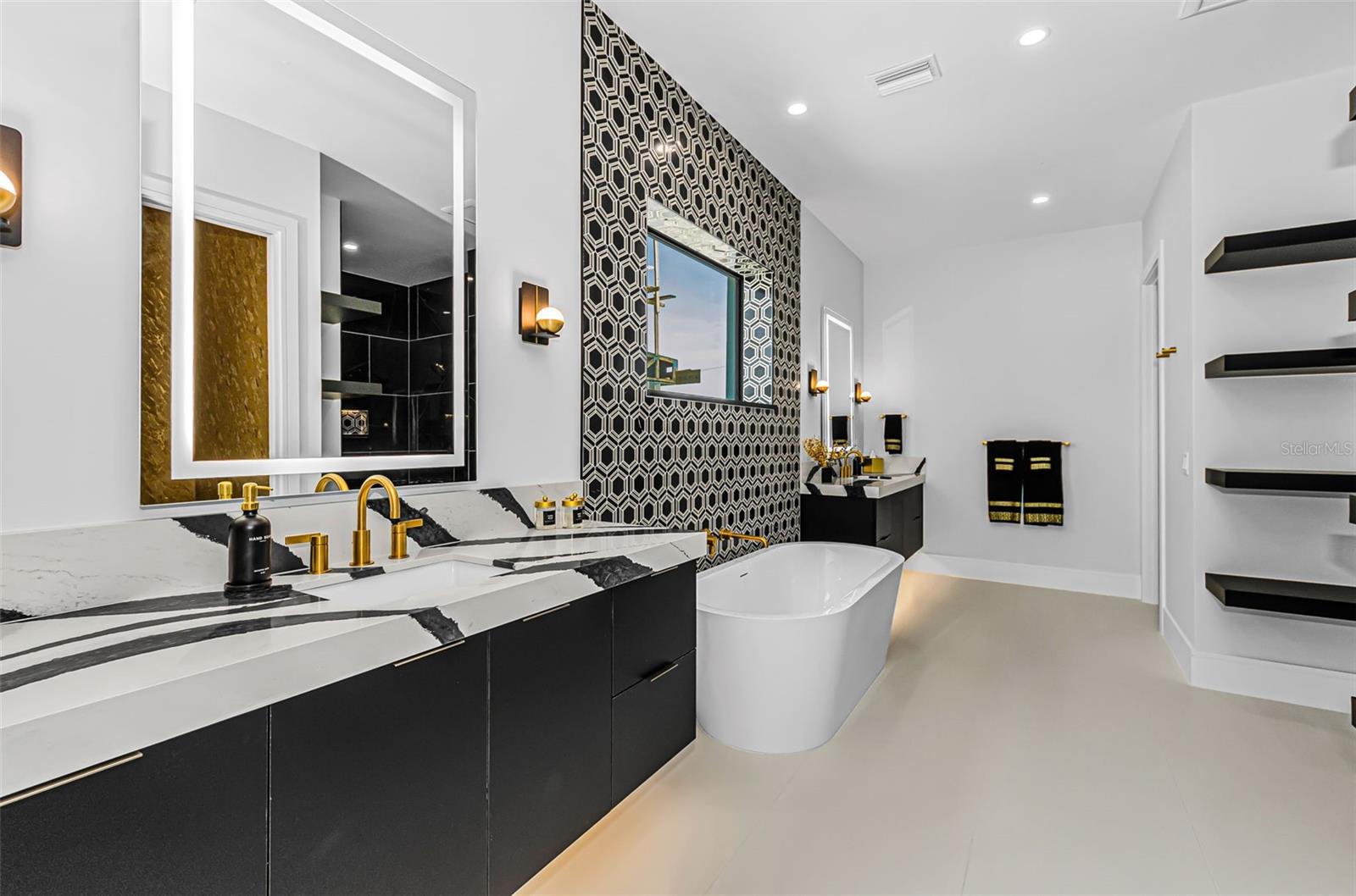 43 DOLPHIN DR — photo 38