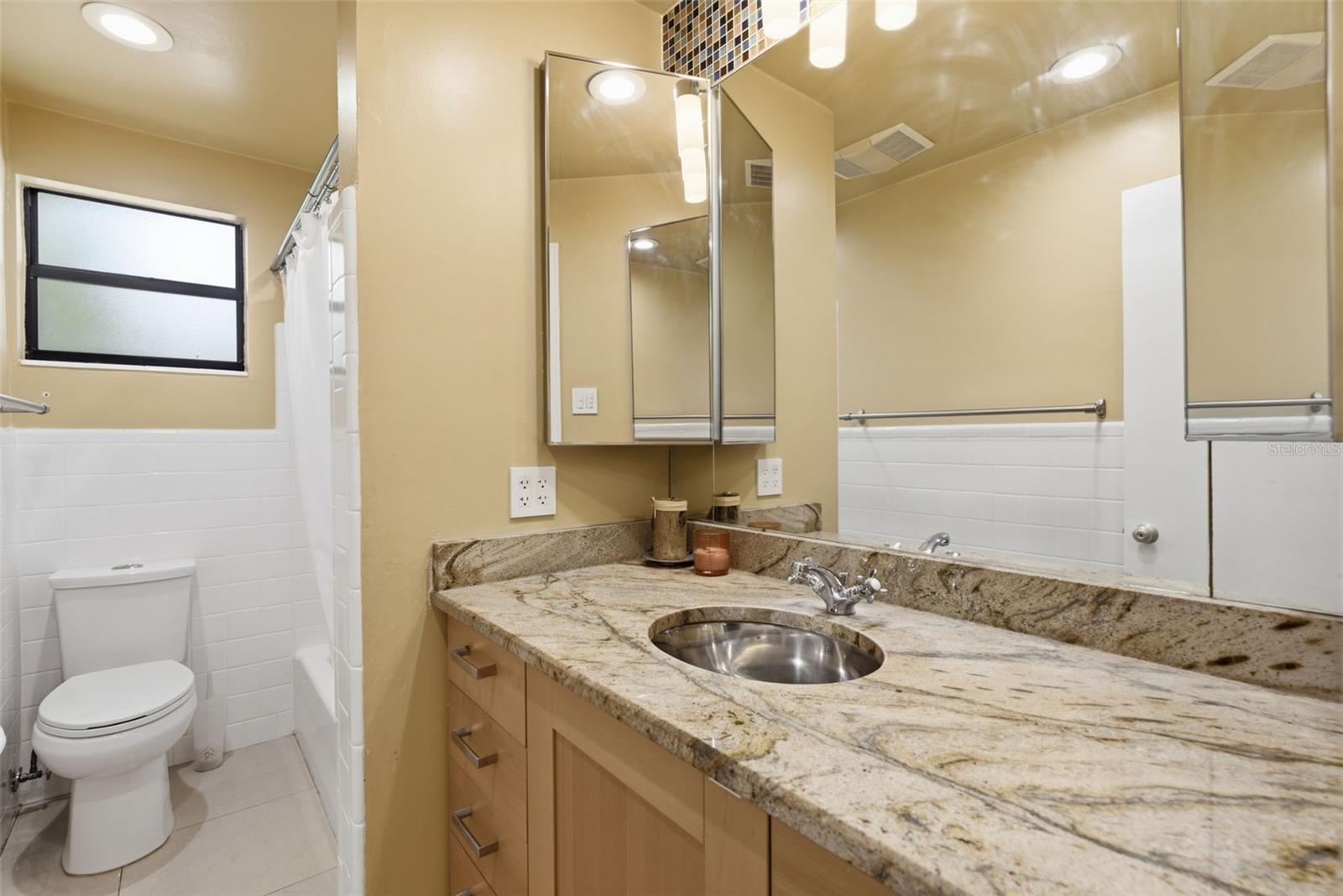 609 W RIVER DR — photo 21