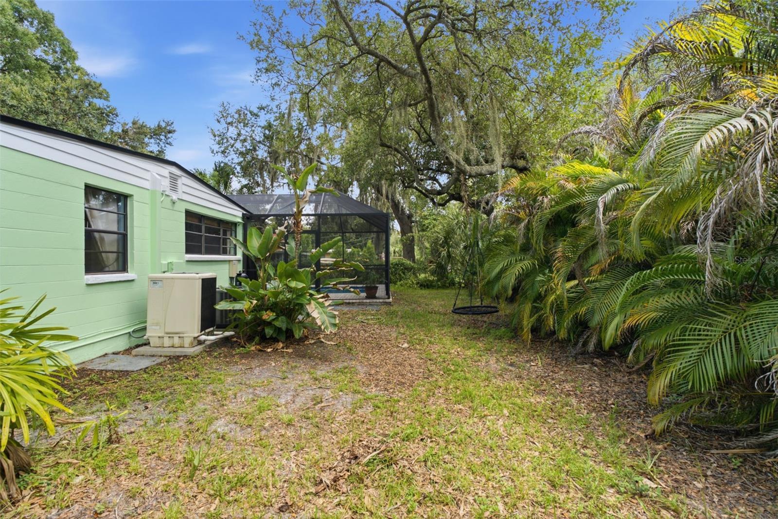 609 W RIVER DR — photo 33
