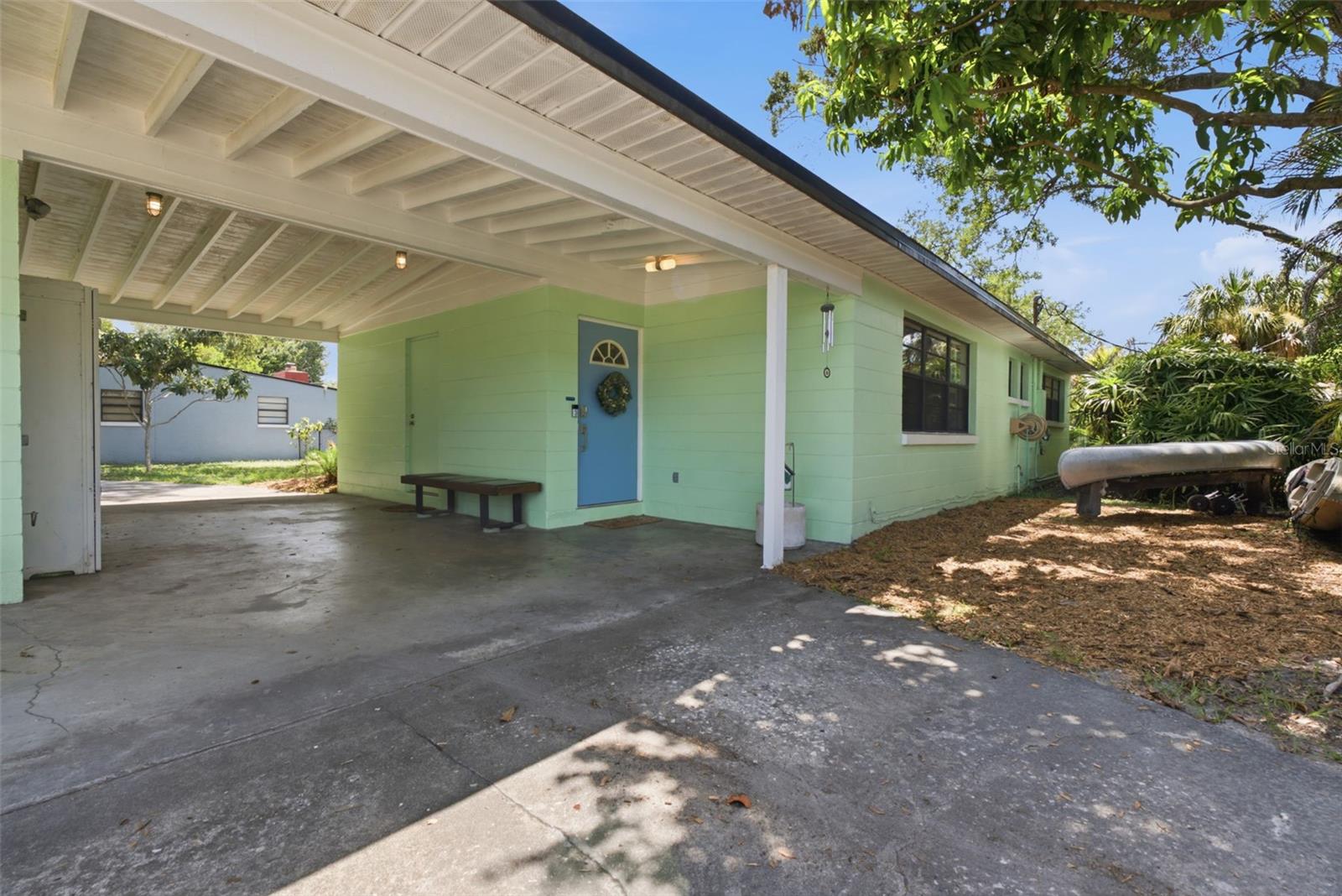 609 W RIVER DR — photo 34