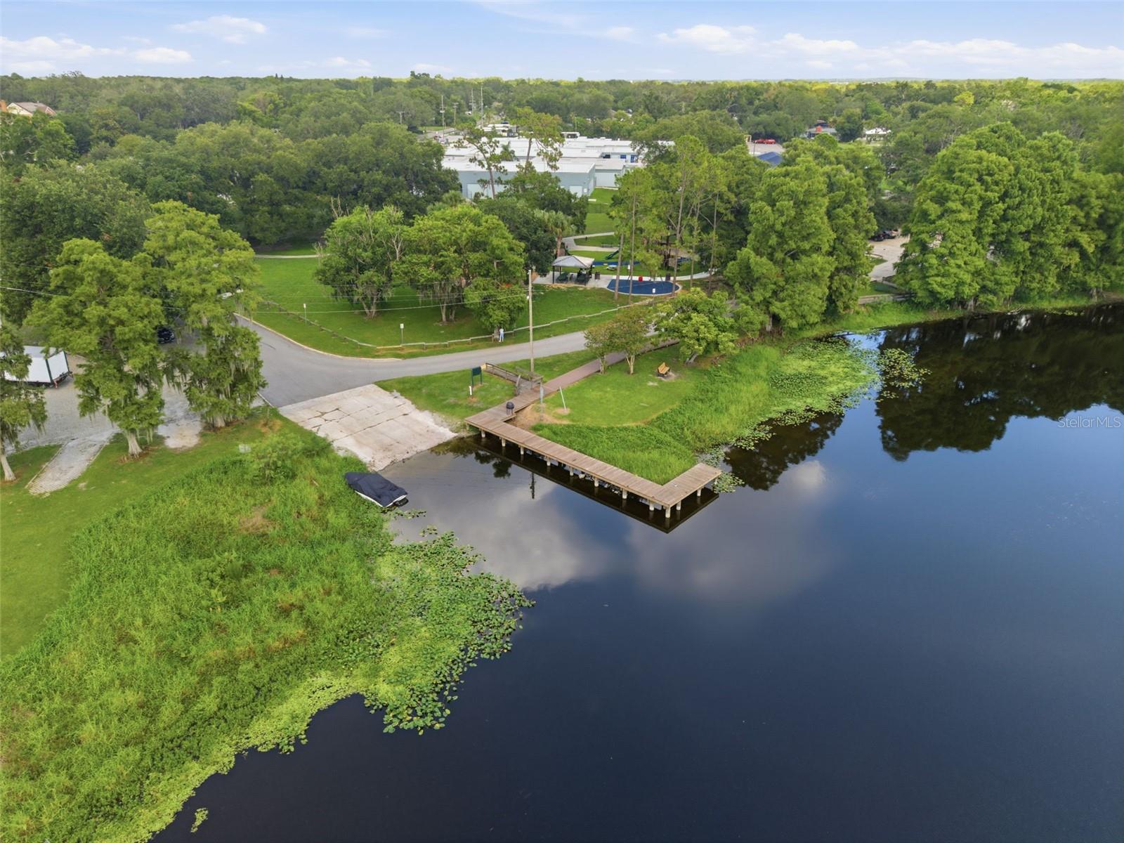 609 W RIVER DR — photo 44