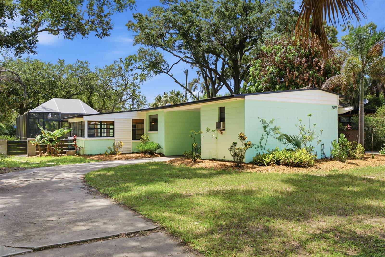 609 W RIVER DR — photo 36