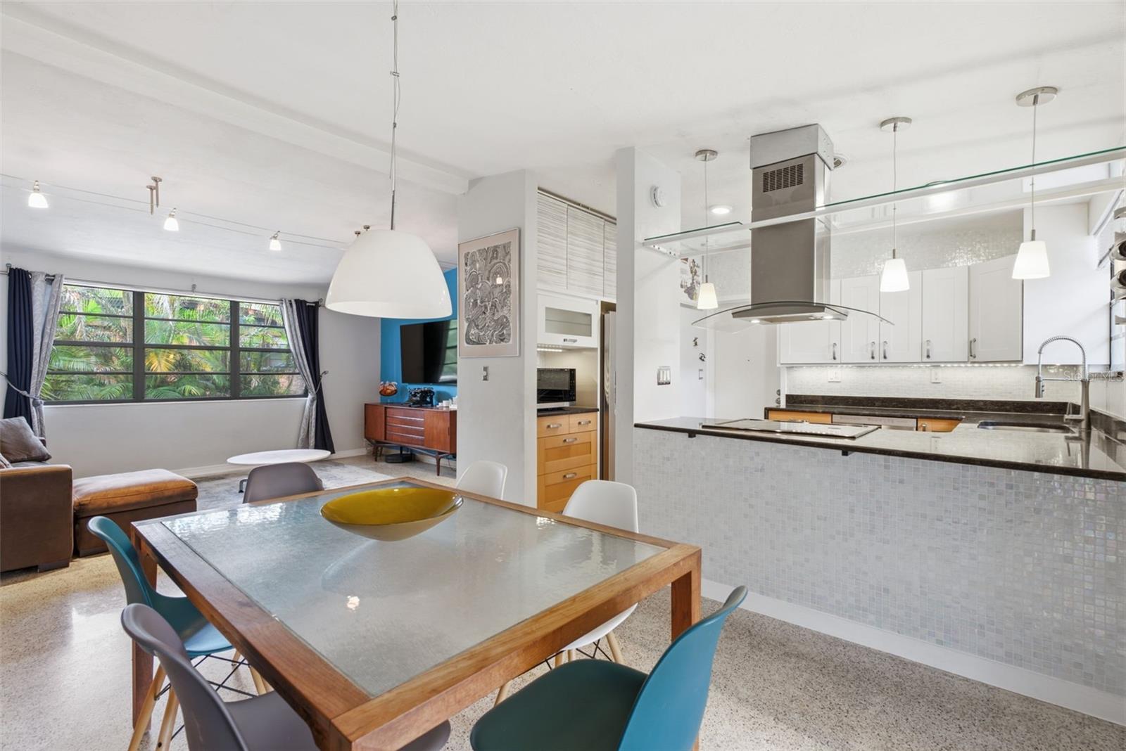 609 W RIVER DR — photo 15