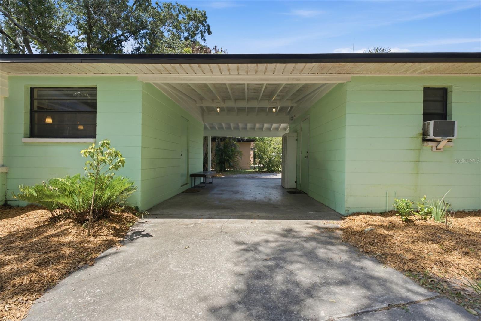 609 W RIVER DR — photo 38