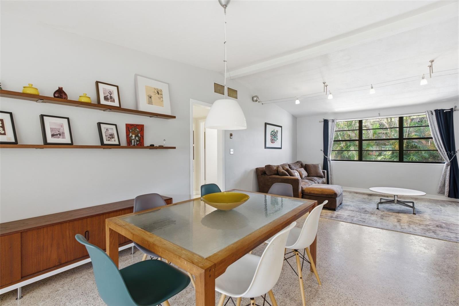 609 W RIVER DR — photo 14