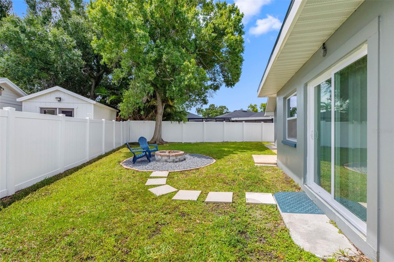 1950 ARVIS CIR W — photo 30
