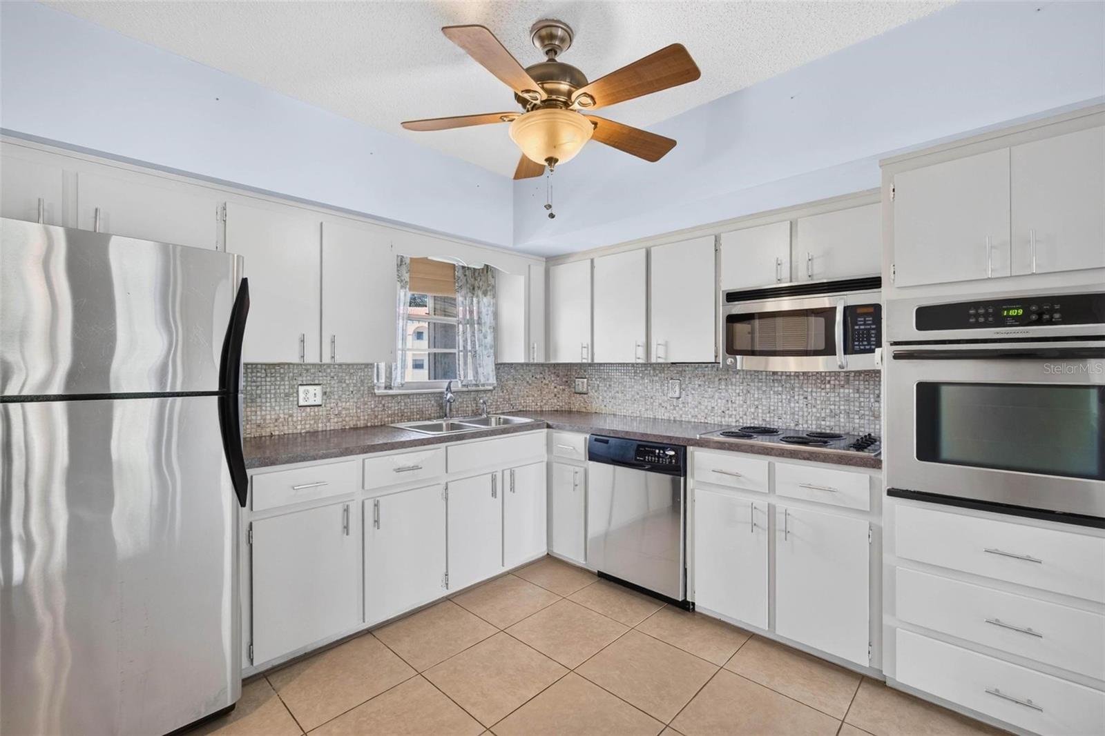 2410 FRANCISCAN DR #60 — photo 3