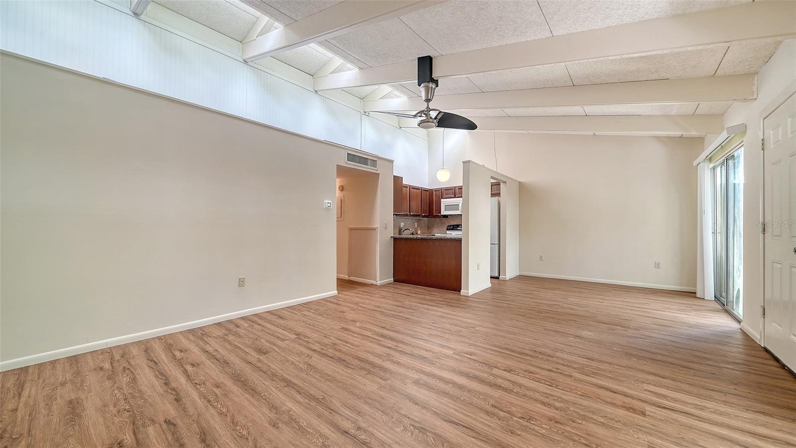 500 N JEFFERSON AVE #B-5 — photo 8