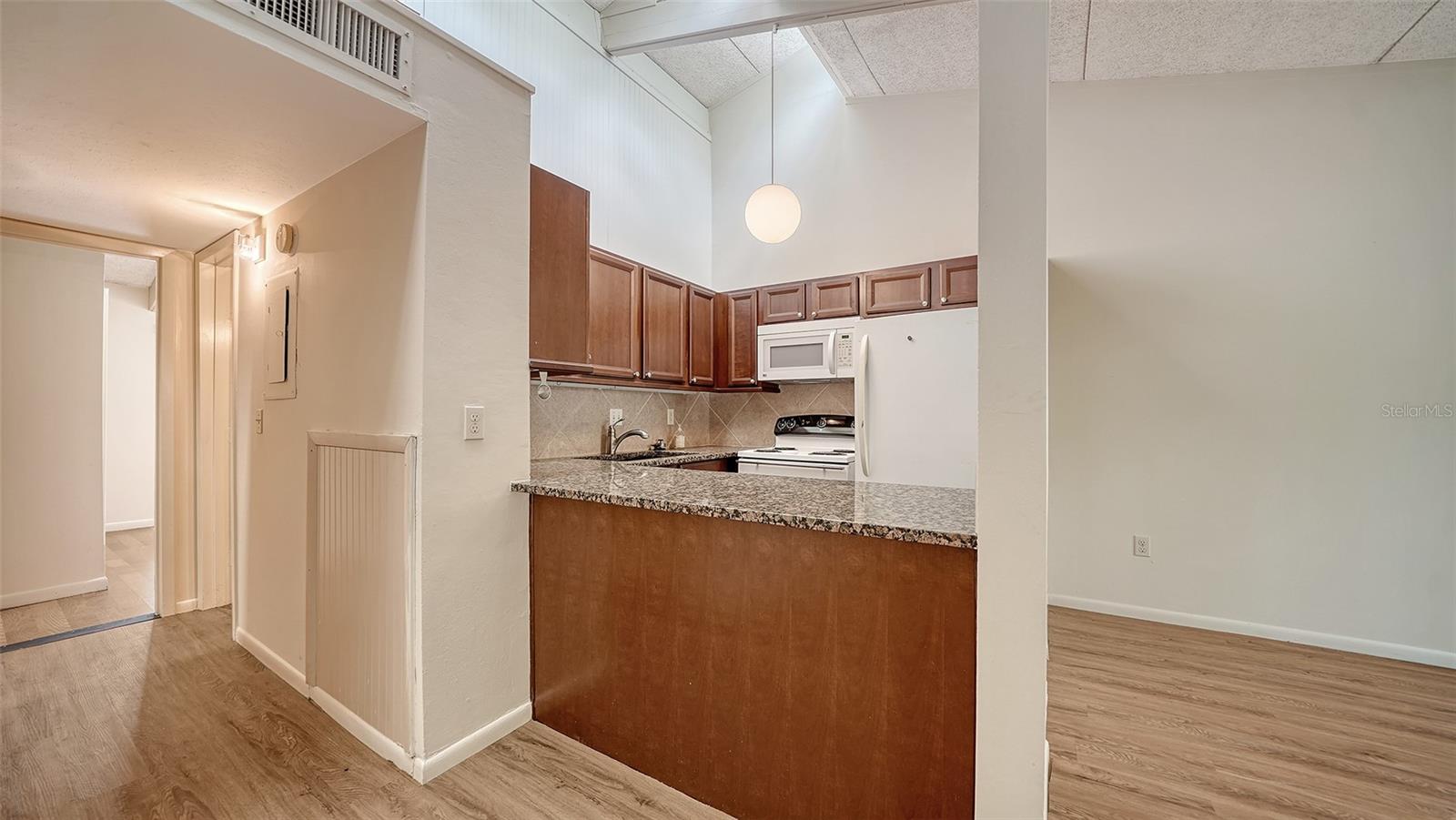 500 N JEFFERSON AVE #B-5 — photo 10