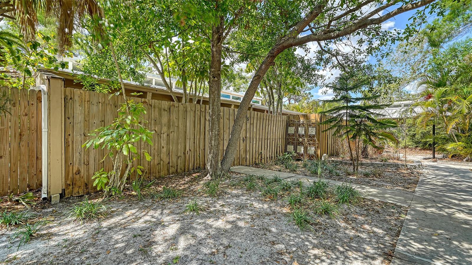500 N JEFFERSON AVE #B-5 — photo 3