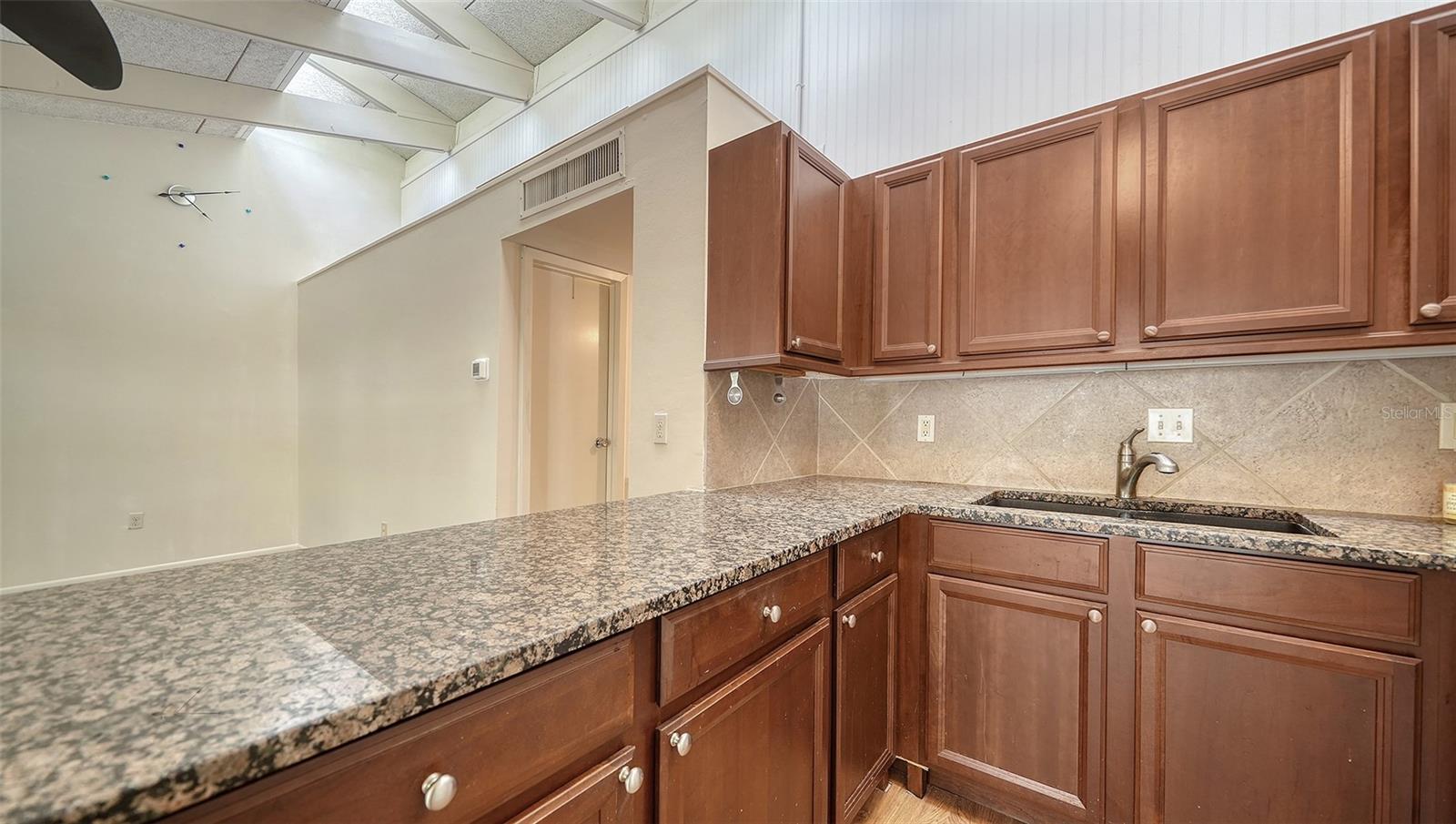 500 N JEFFERSON AVE #B-5 — photo 9