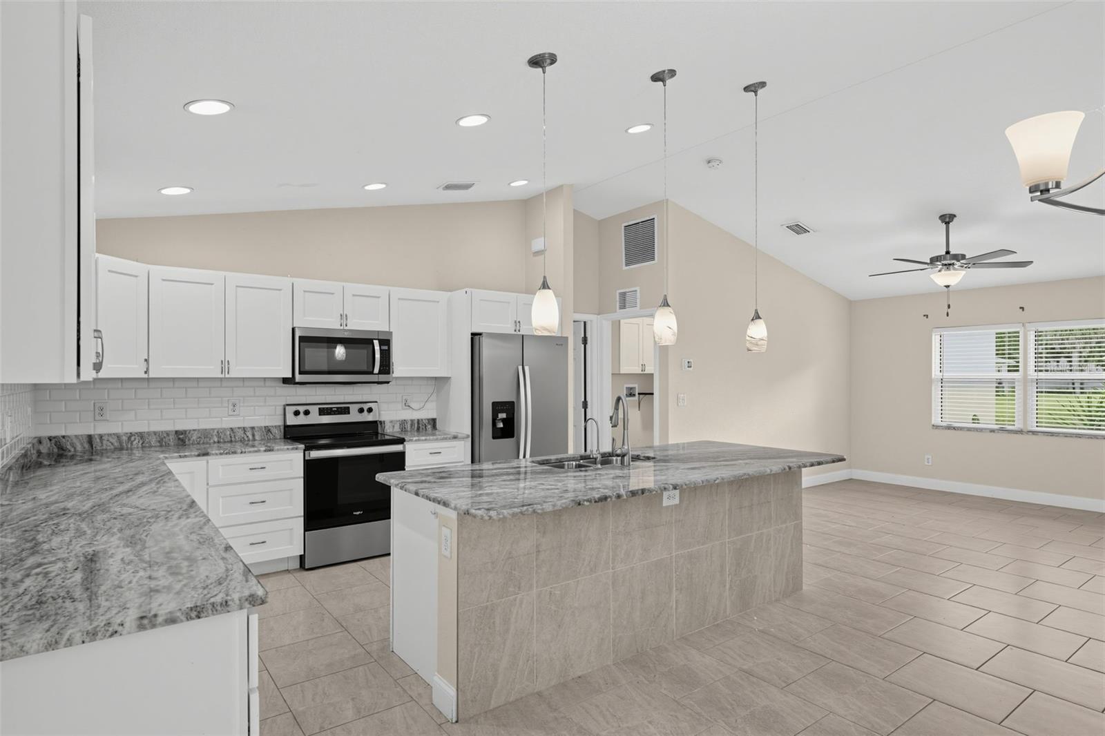 2580 VOGLER LN — photo 2