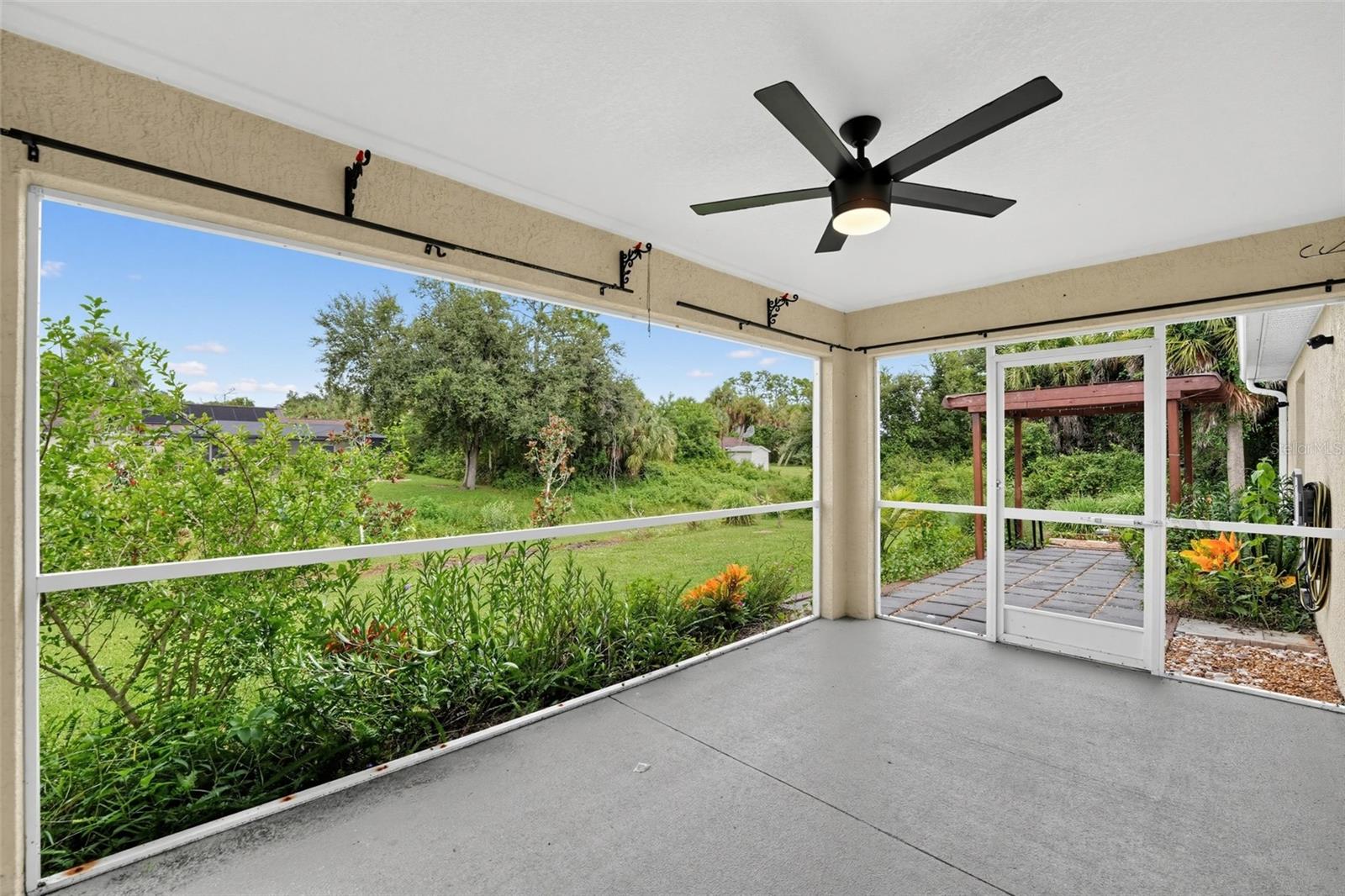 2580 VOGLER LN — photo 4