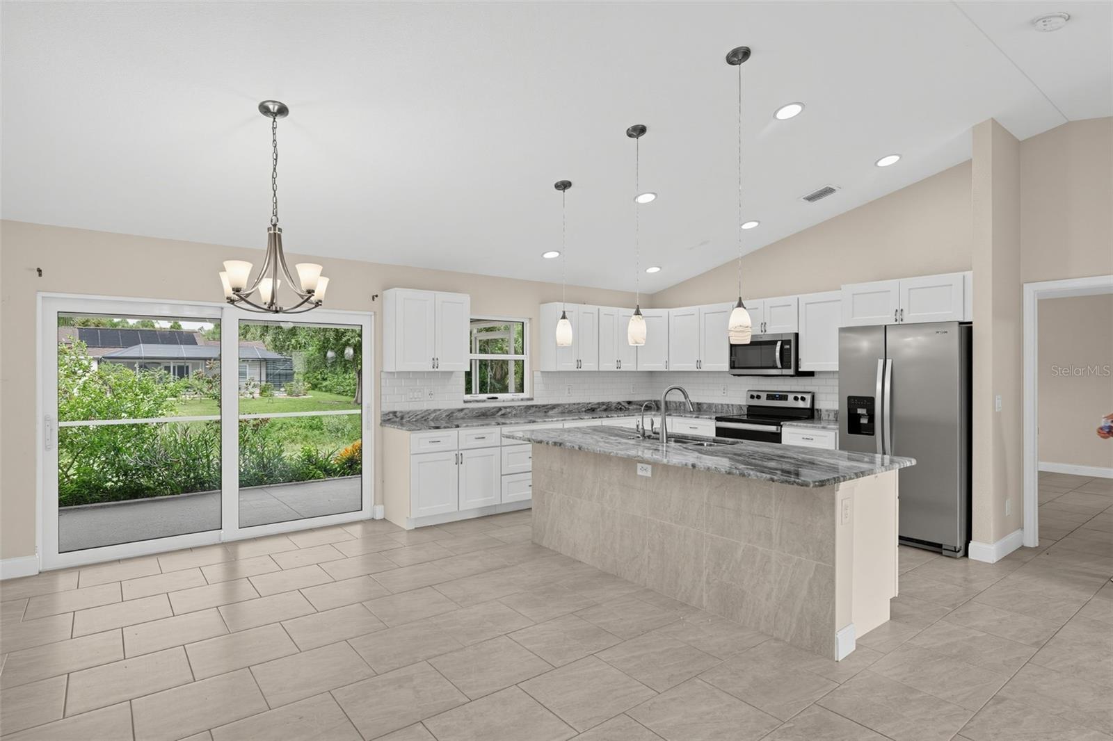 2580 VOGLER LN — photo 9