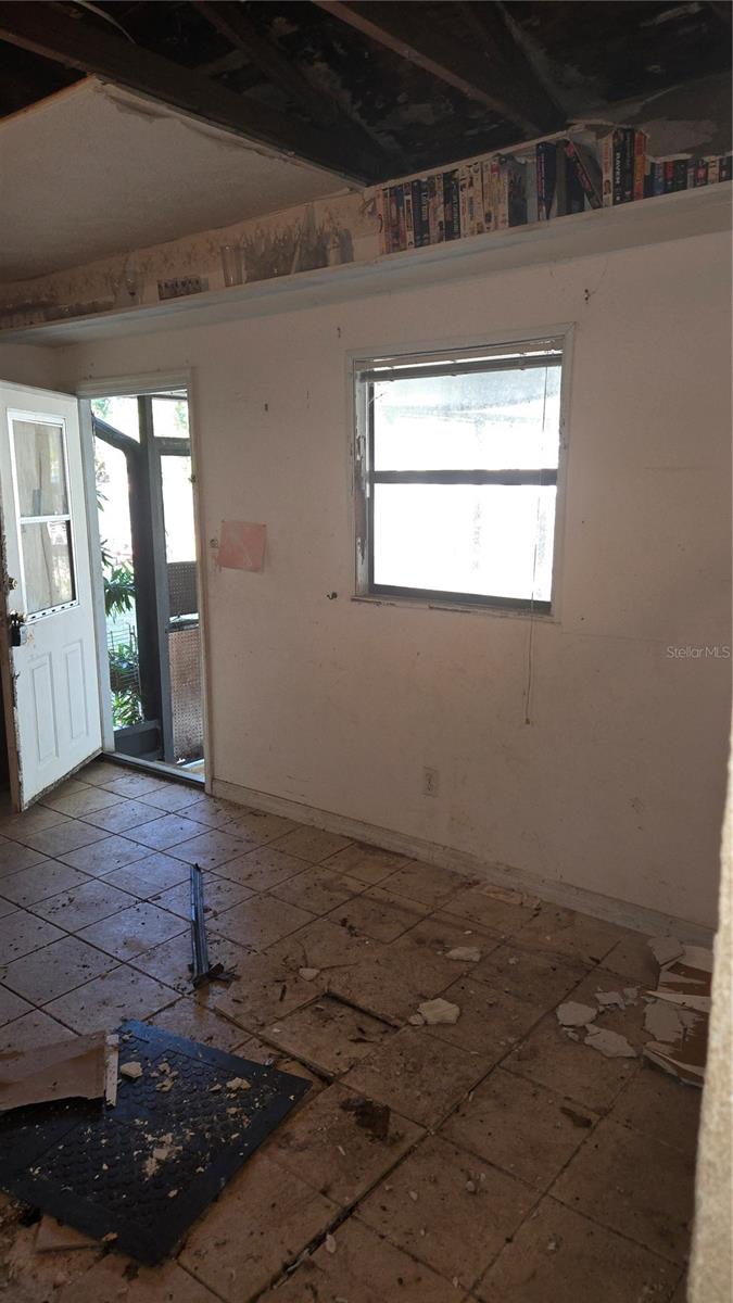 220 MOUNT PLEASANT RD — photo 25